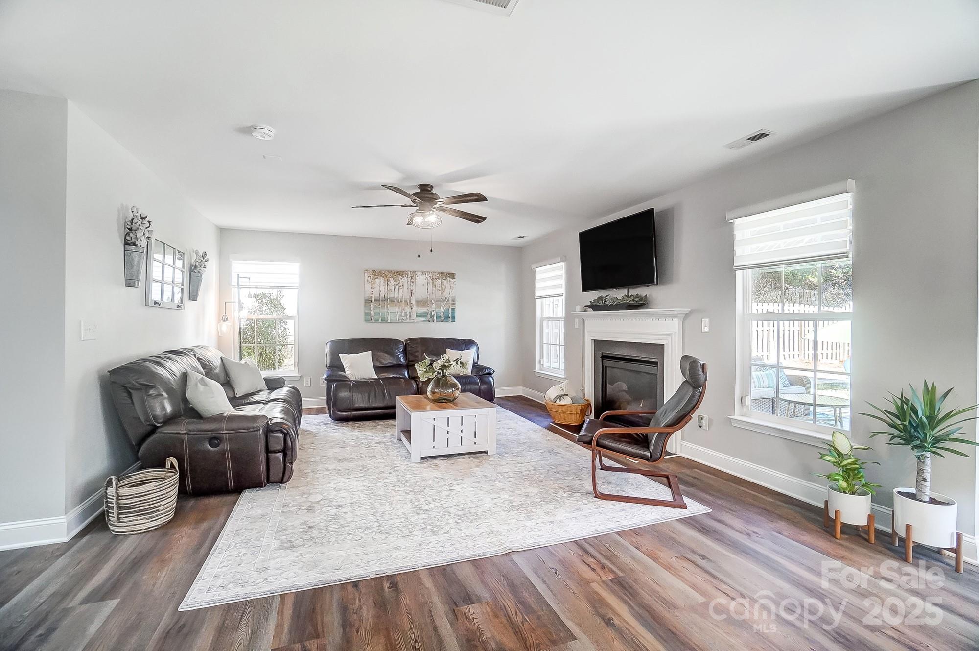 7647 Black Hawk Lane