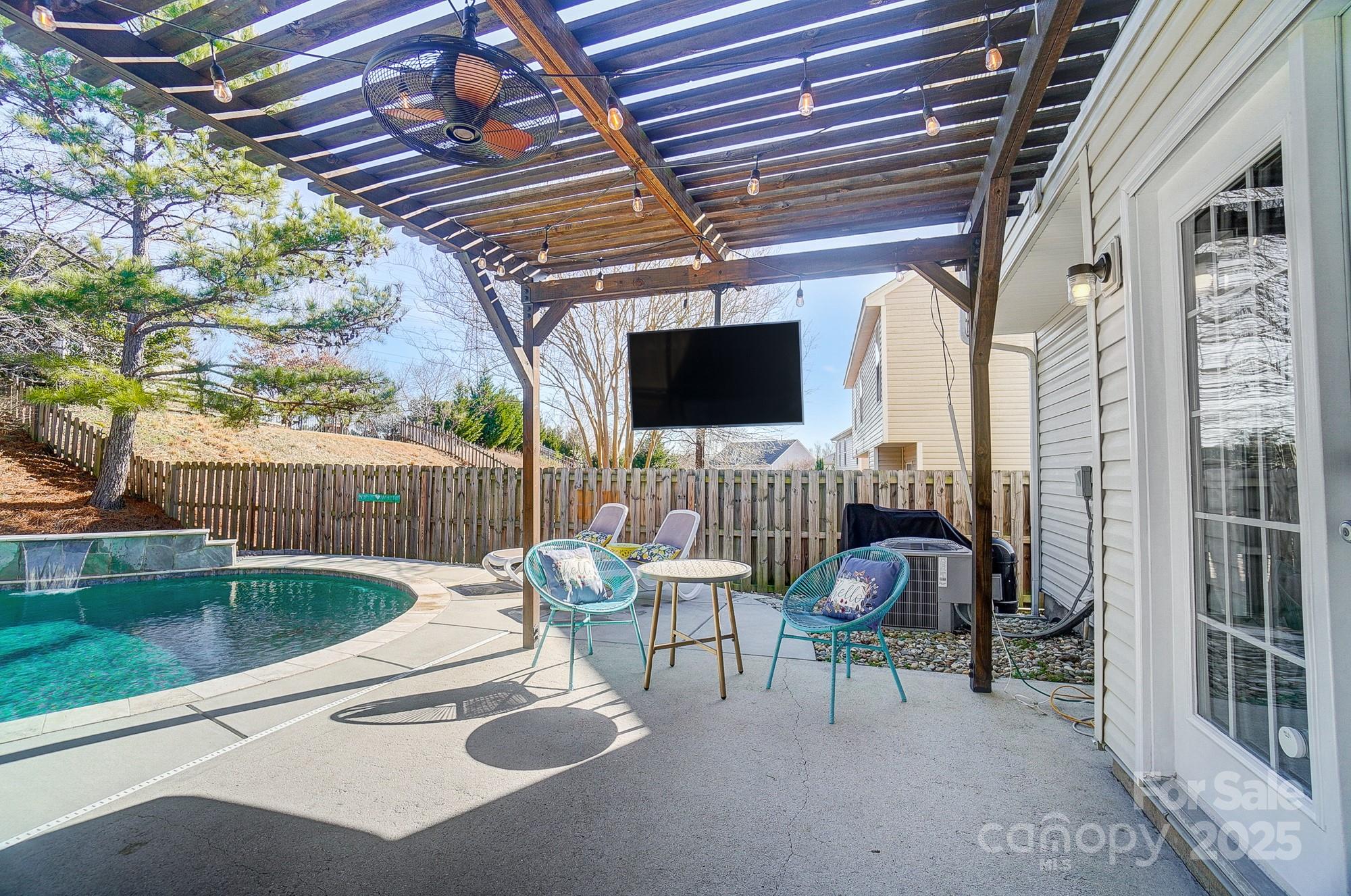 7647 Black Hawk Lane