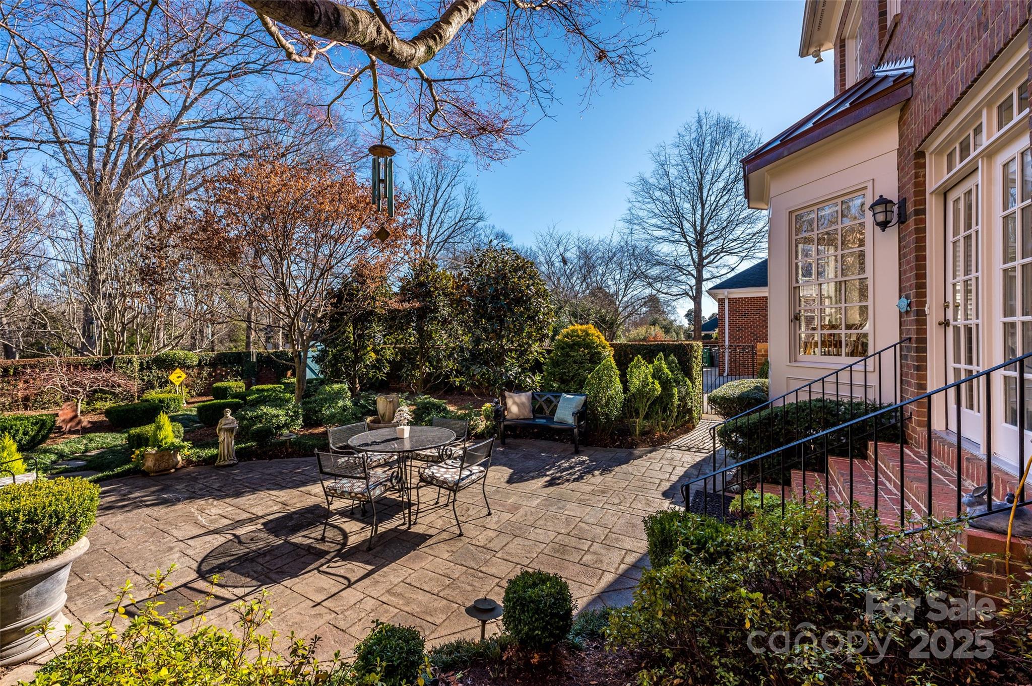 4807 Cambridge Crescent Drive