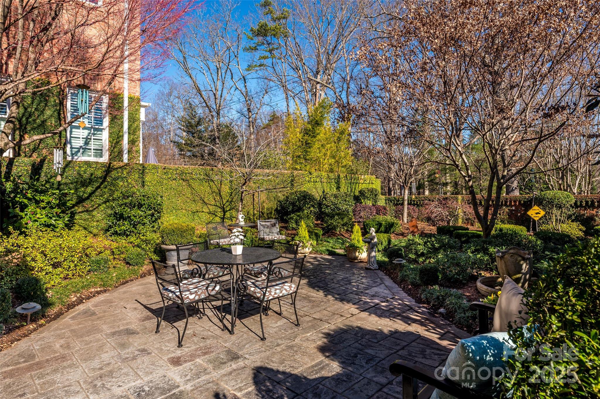 4807 Cambridge Crescent Drive