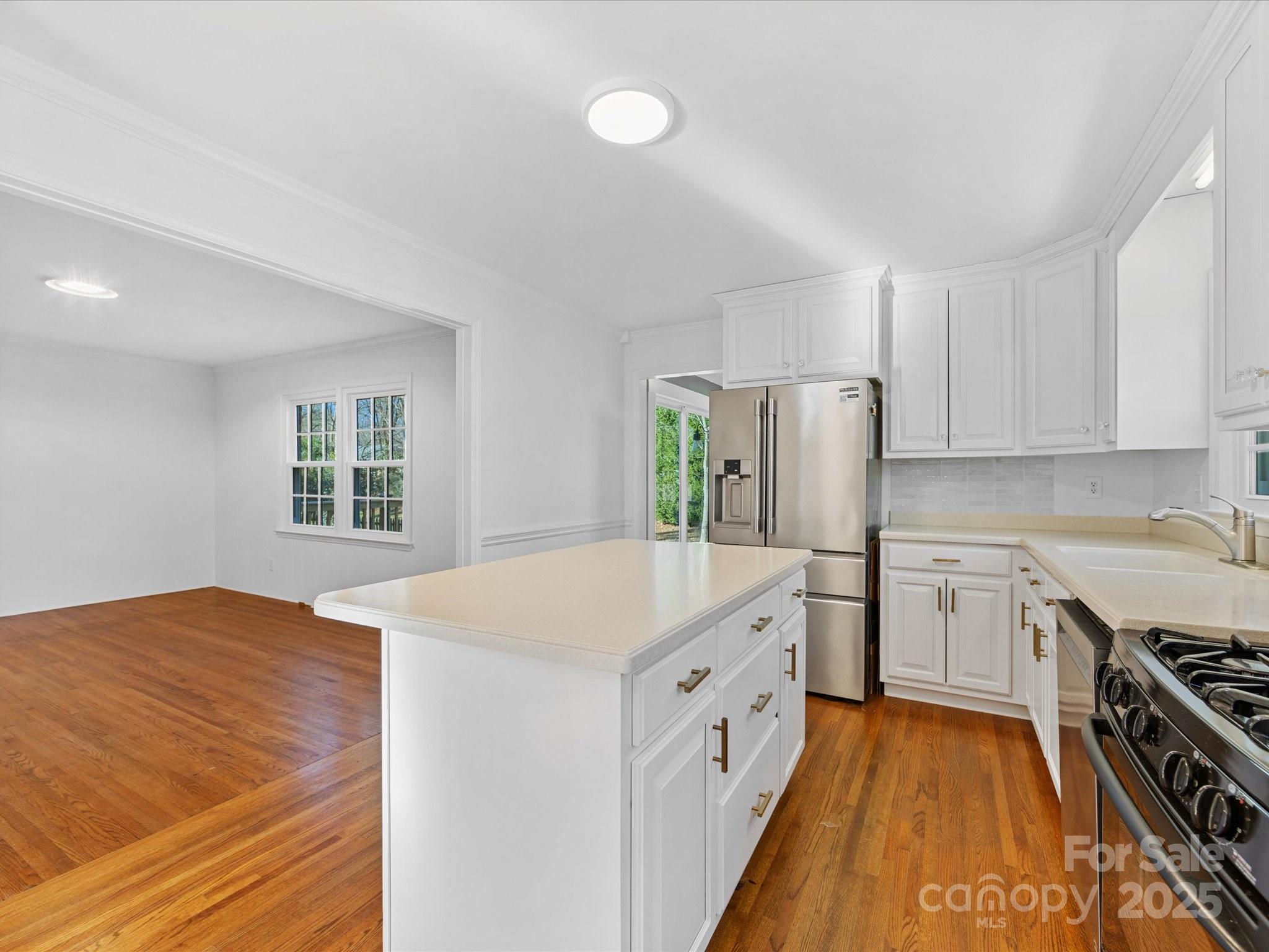 3728 Severn Avenue