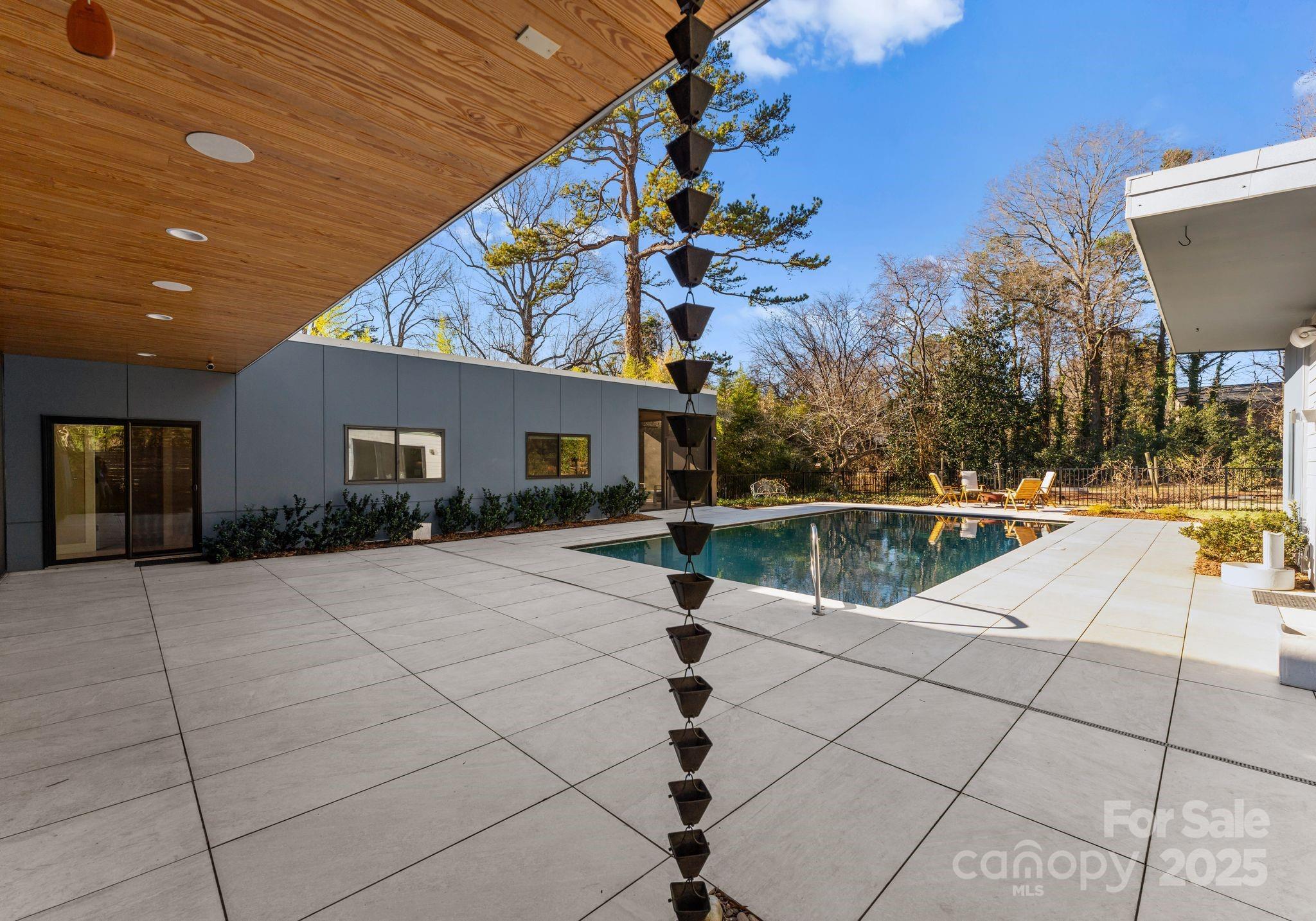516 Mammoth Oaks Drive