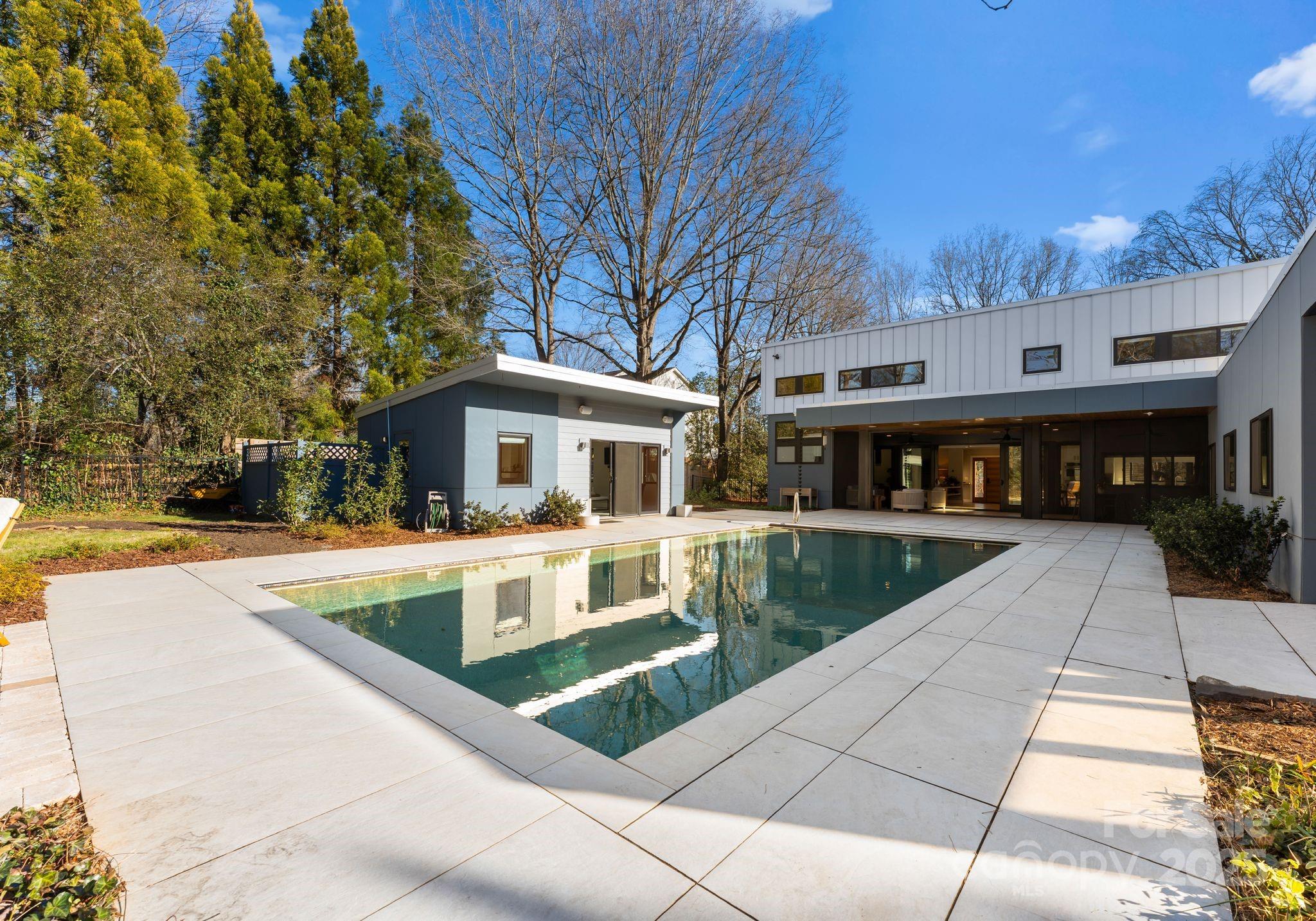 516 Mammoth Oaks Drive