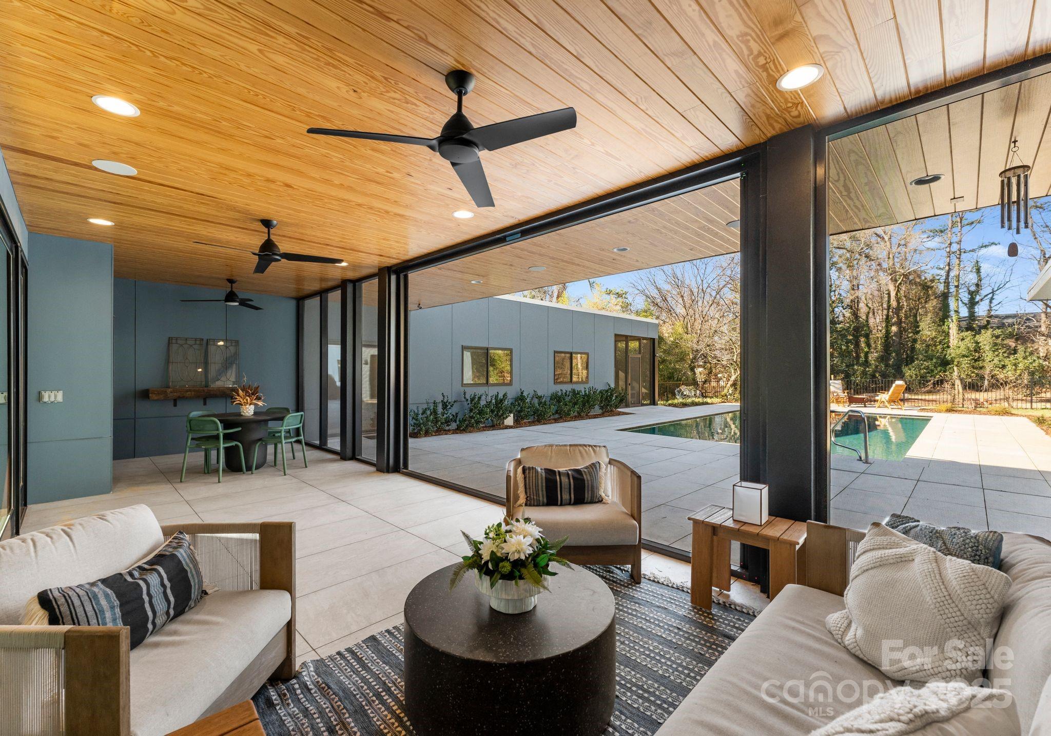 516 Mammoth Oaks Drive