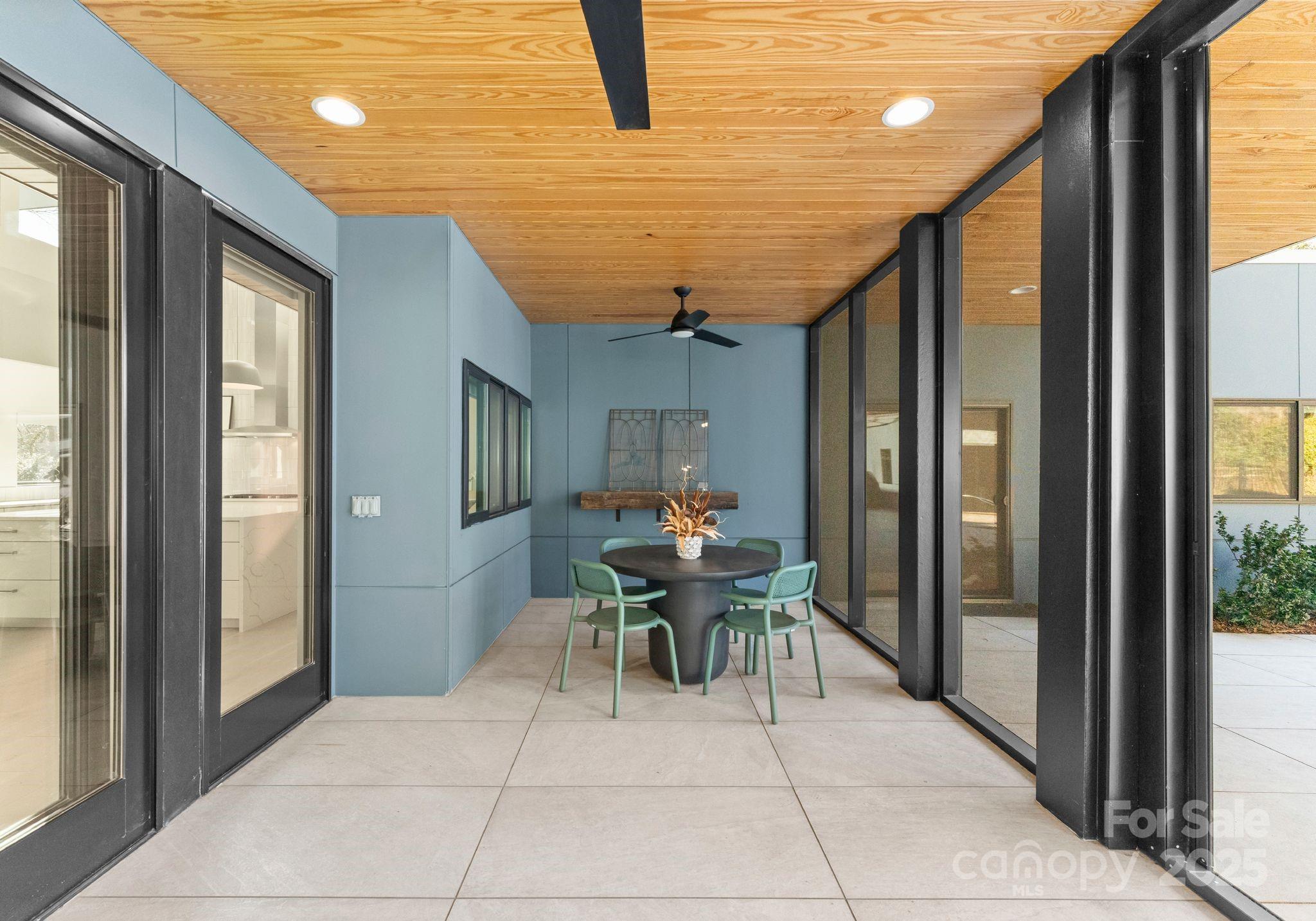 516 Mammoth Oaks Drive