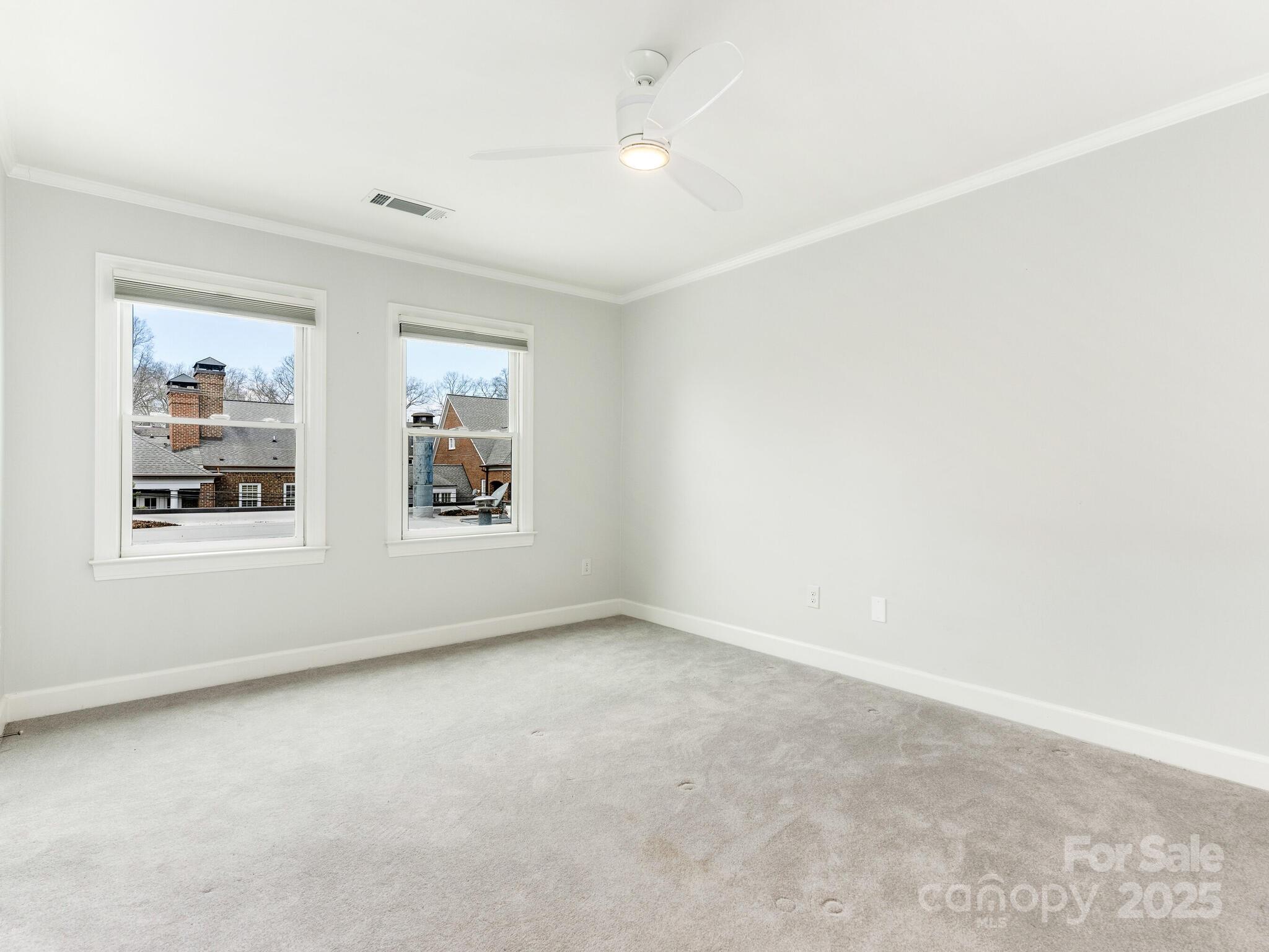 2031 Queens Road W
