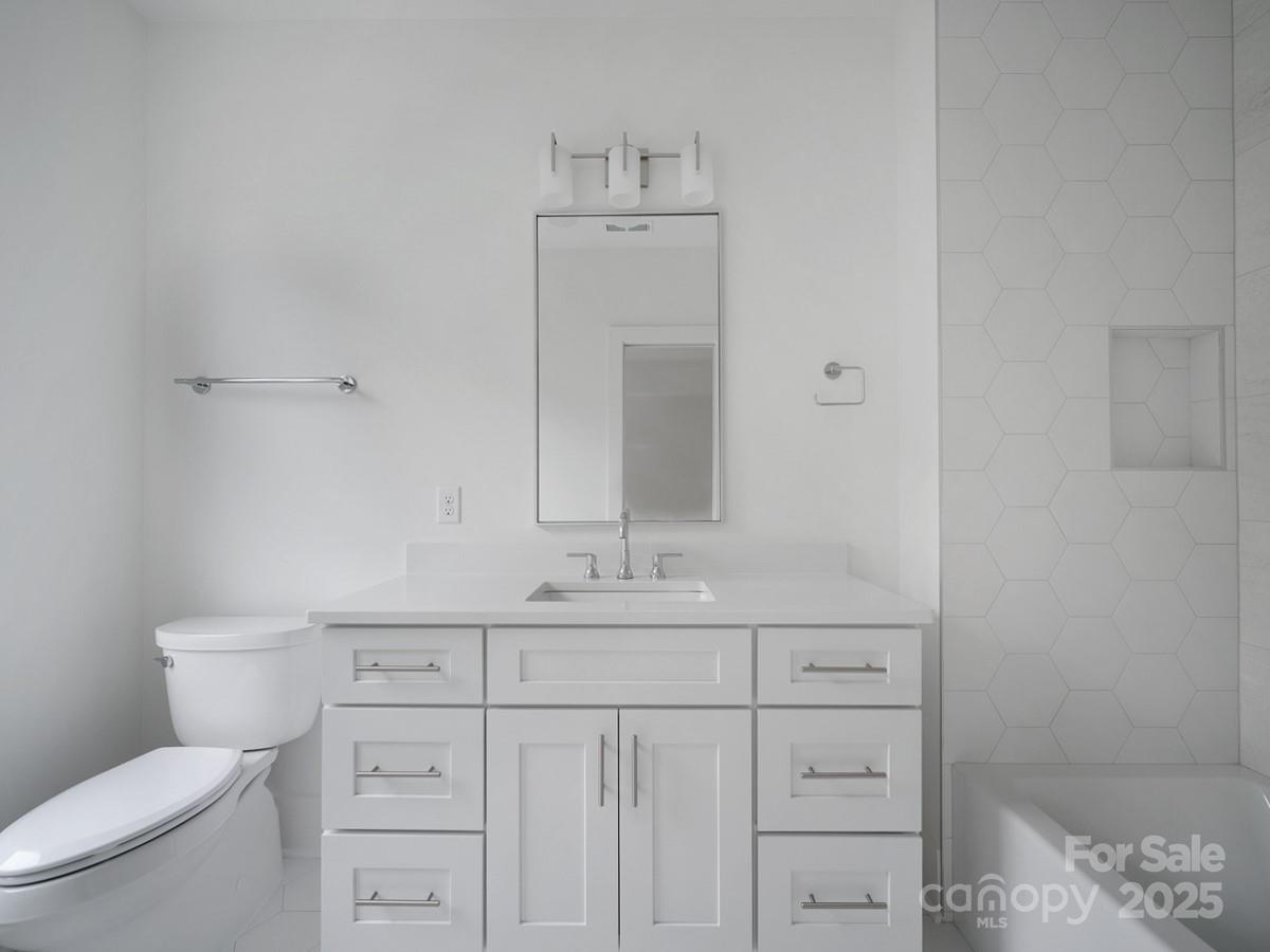2534 Park Rose Lane Unit: 11