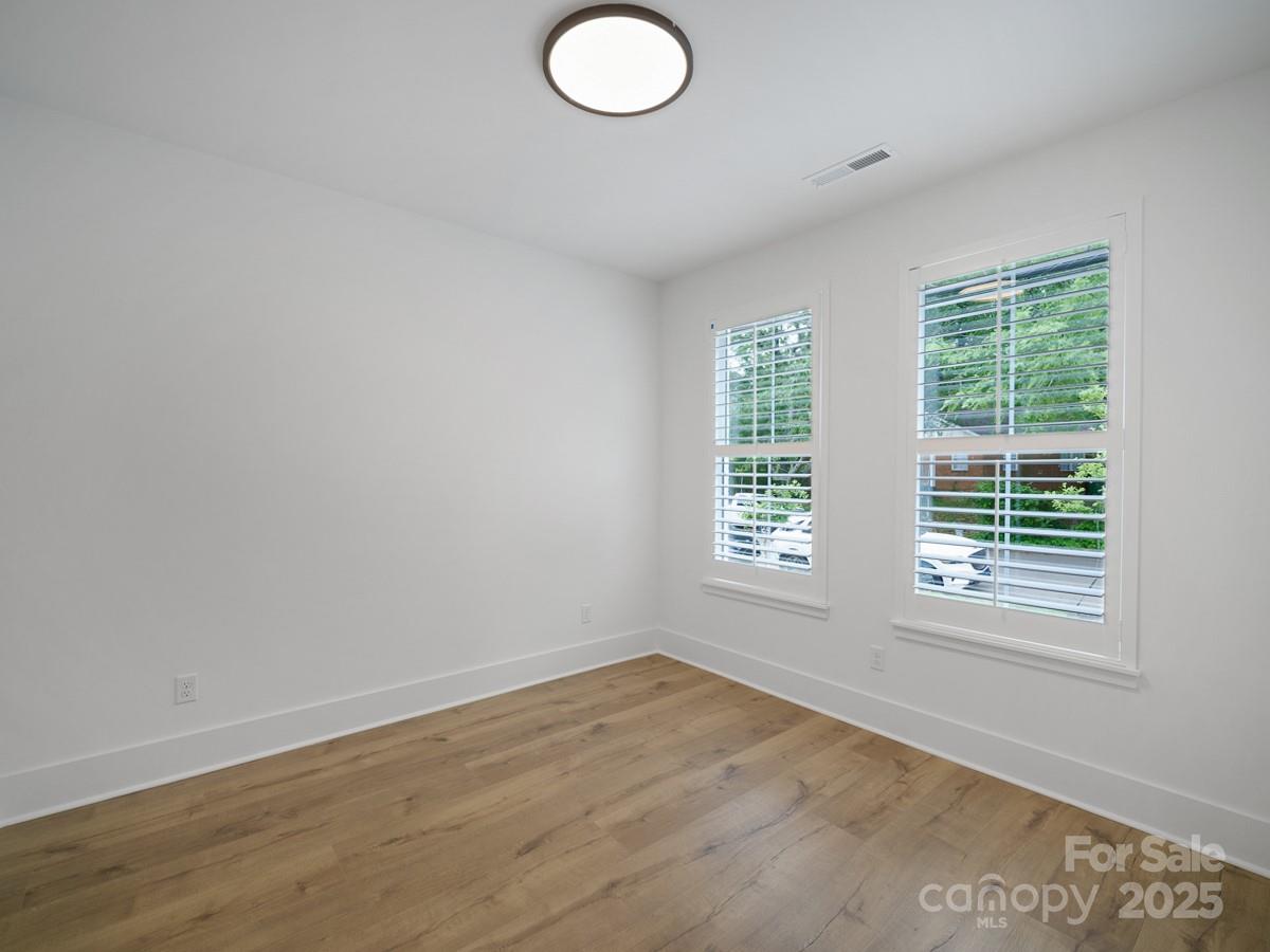 2534 Park Rose Lane Unit: 11