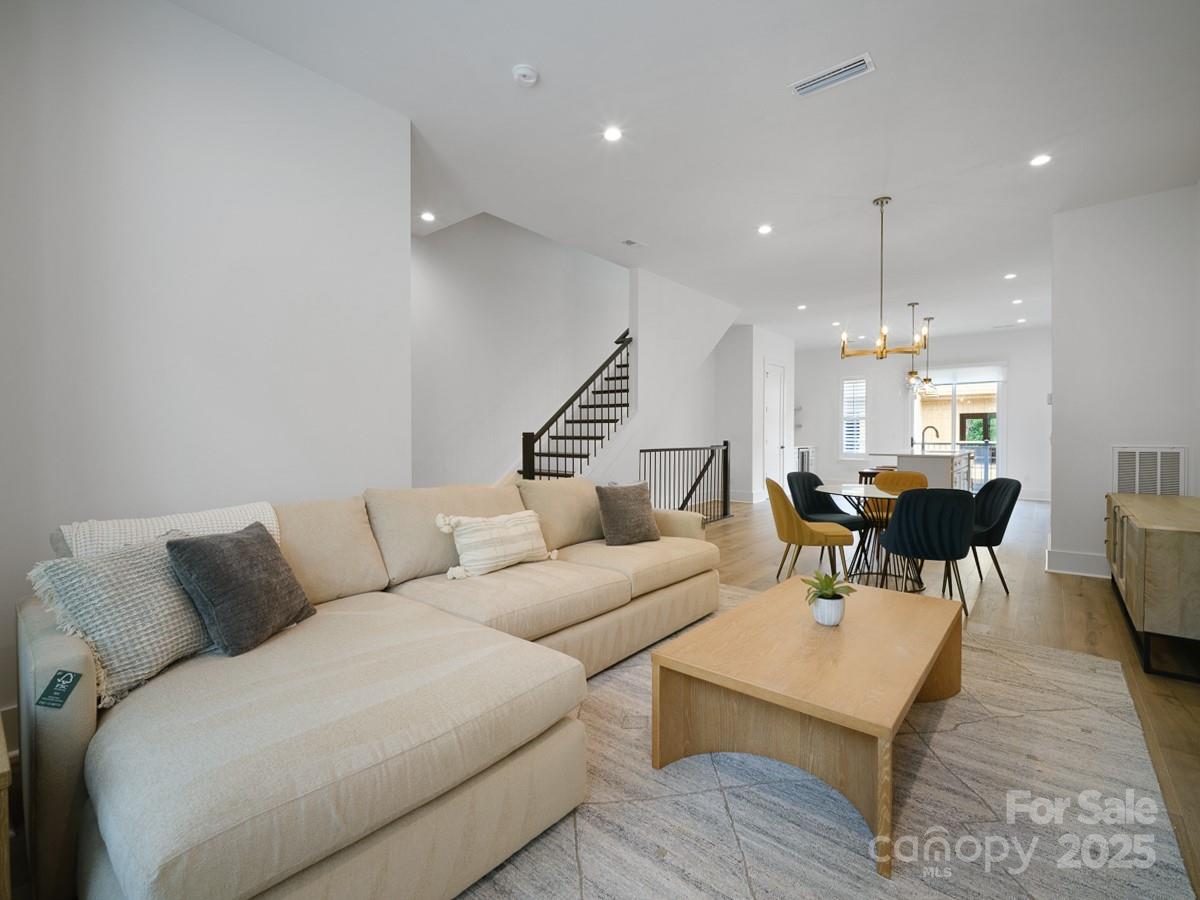2530 Park Rose Lane Unit: 12