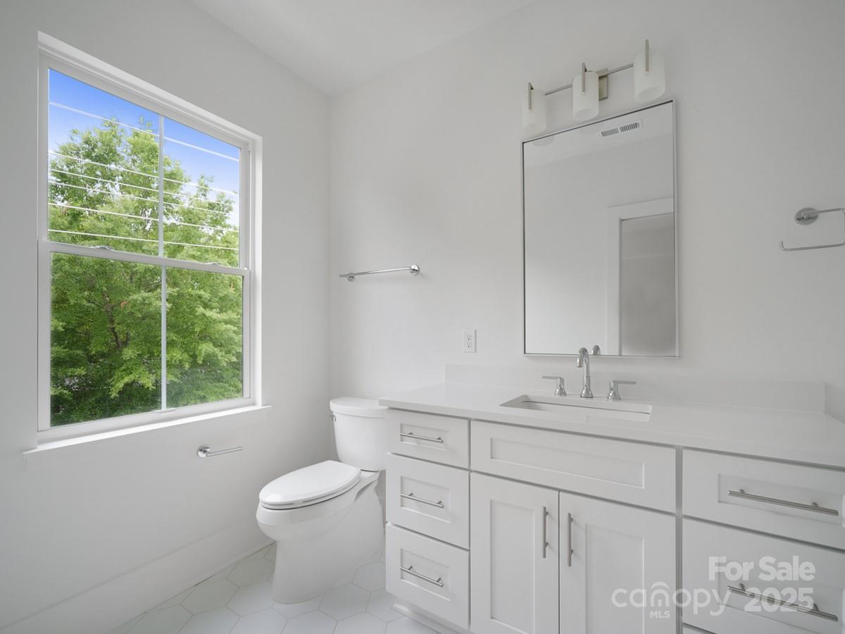2530 Park Rose Lane Unit: 12