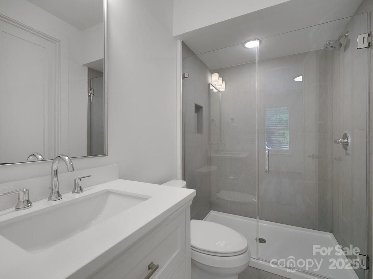 2530 Park Rose Lane Unit: 12