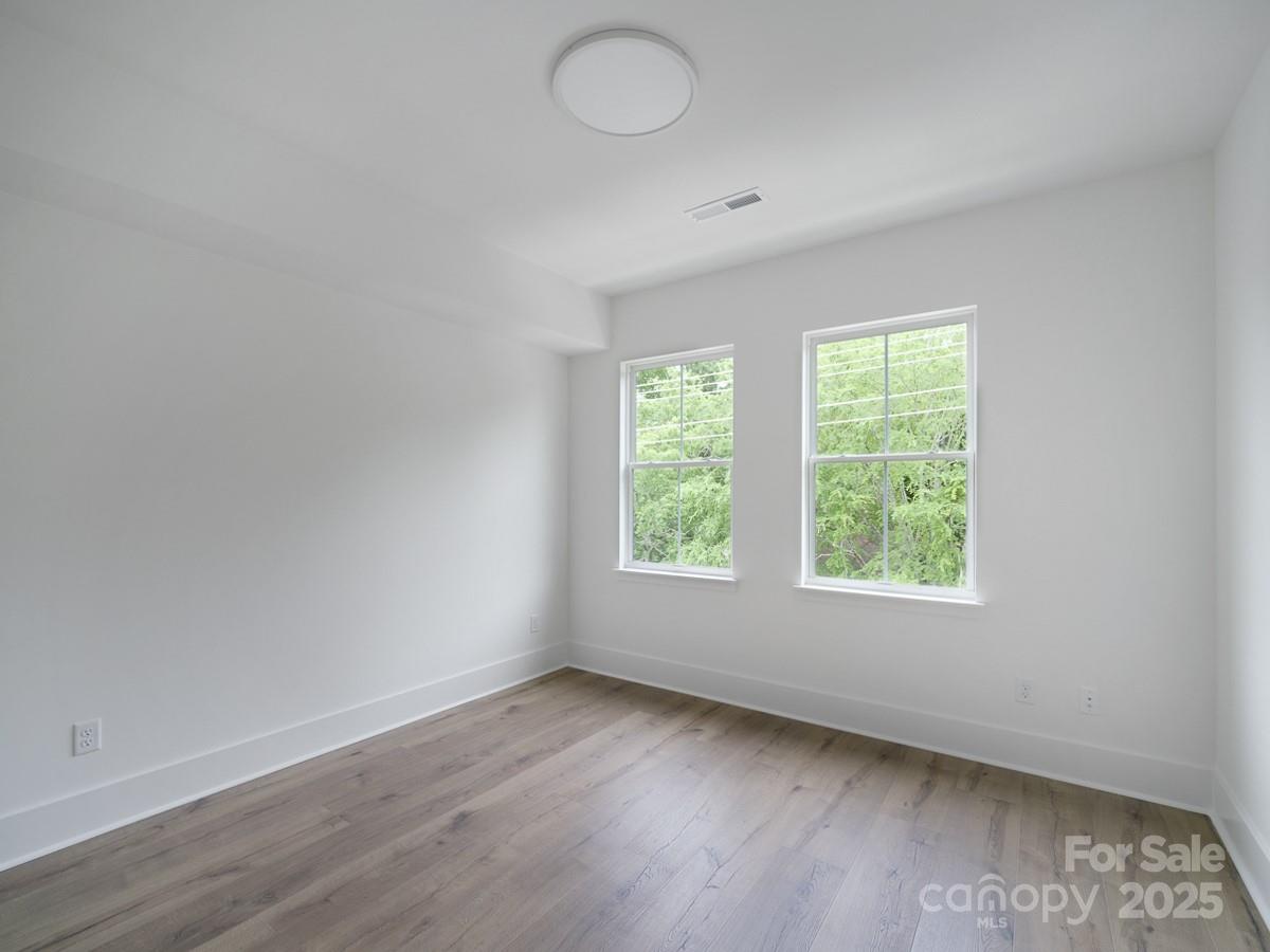 2530 Park Rose Lane Unit: 12