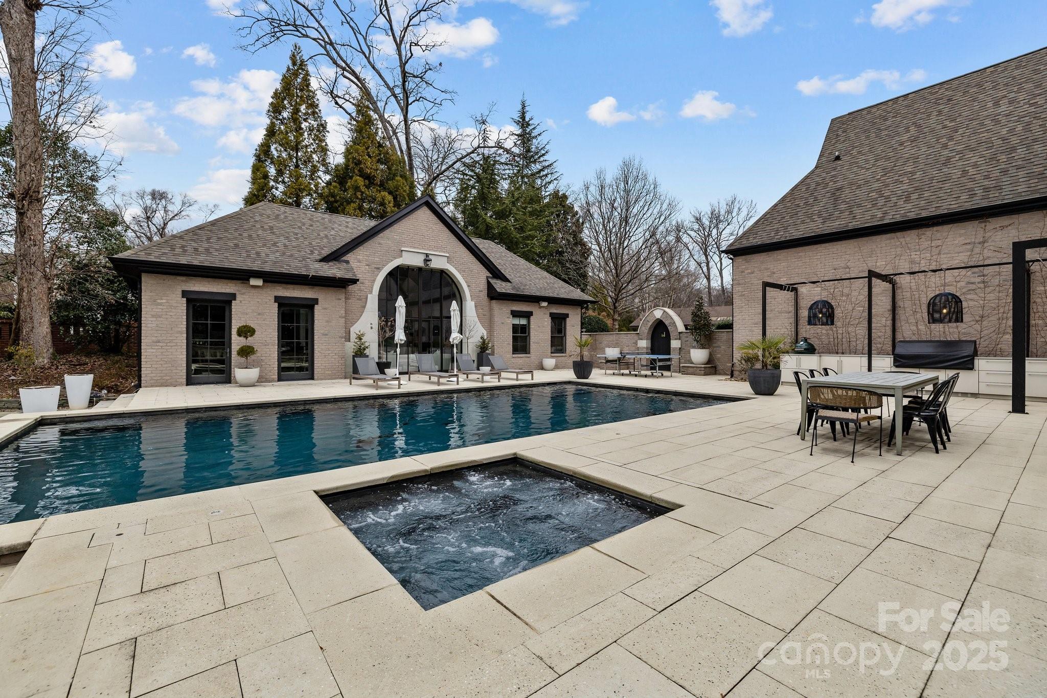 2130 Ferncliff Road