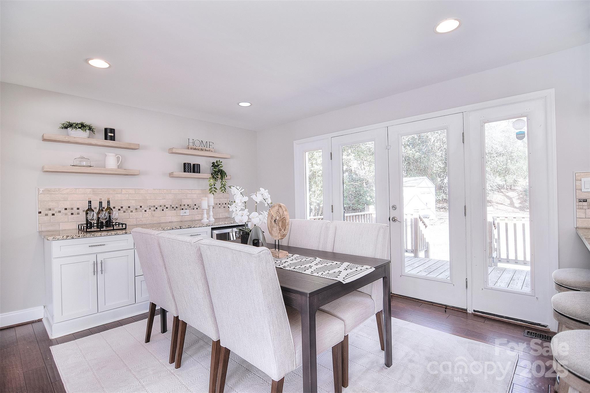1721 Edgewater Drive