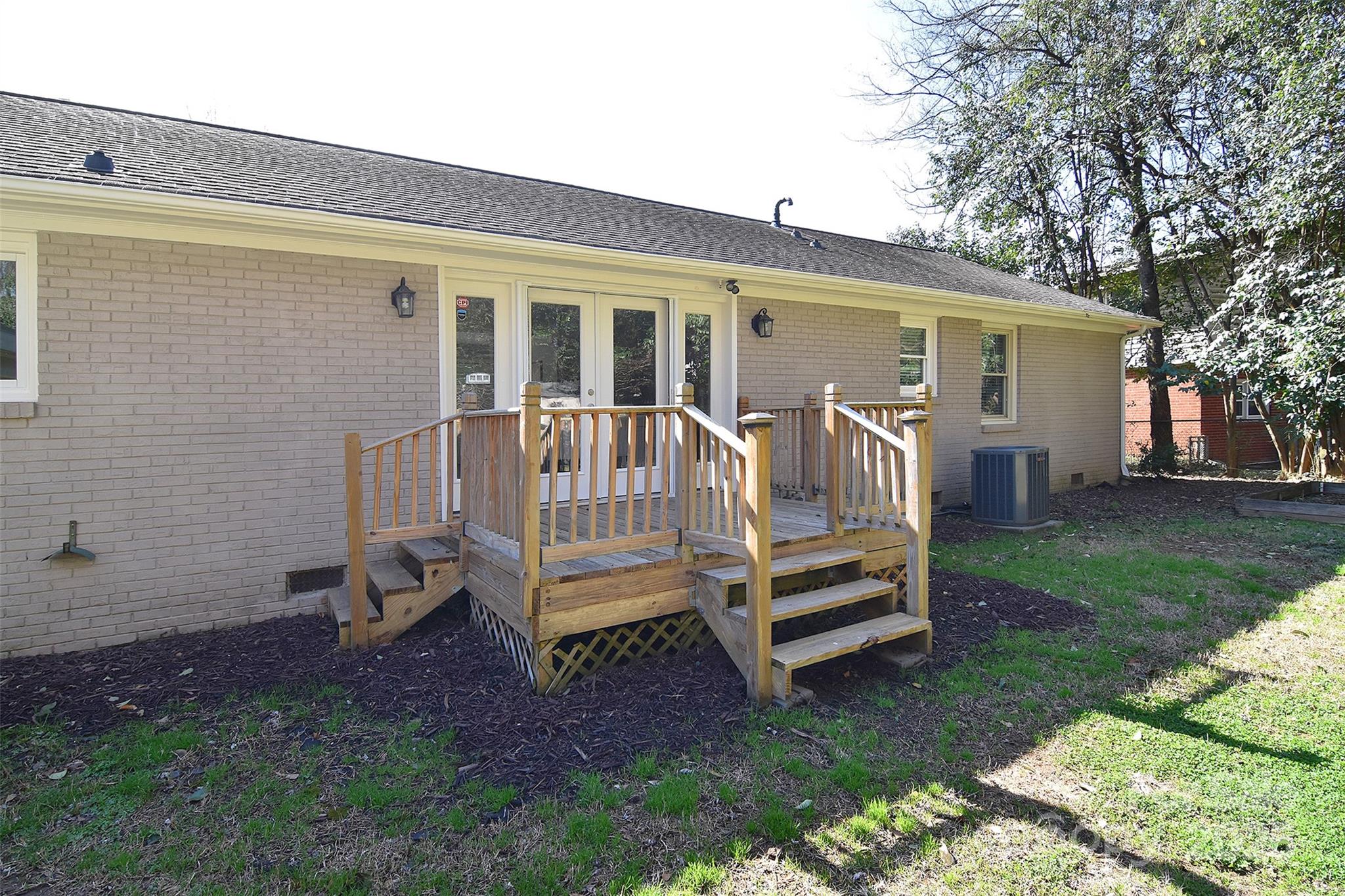 1721 Edgewater Drive