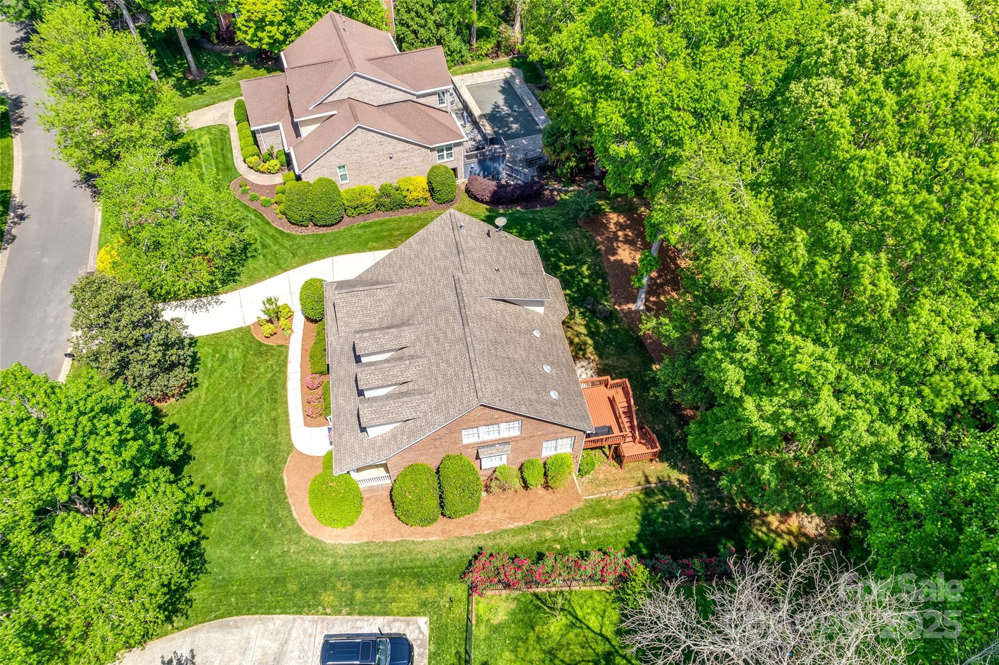 908 Thorn Ridge Lane