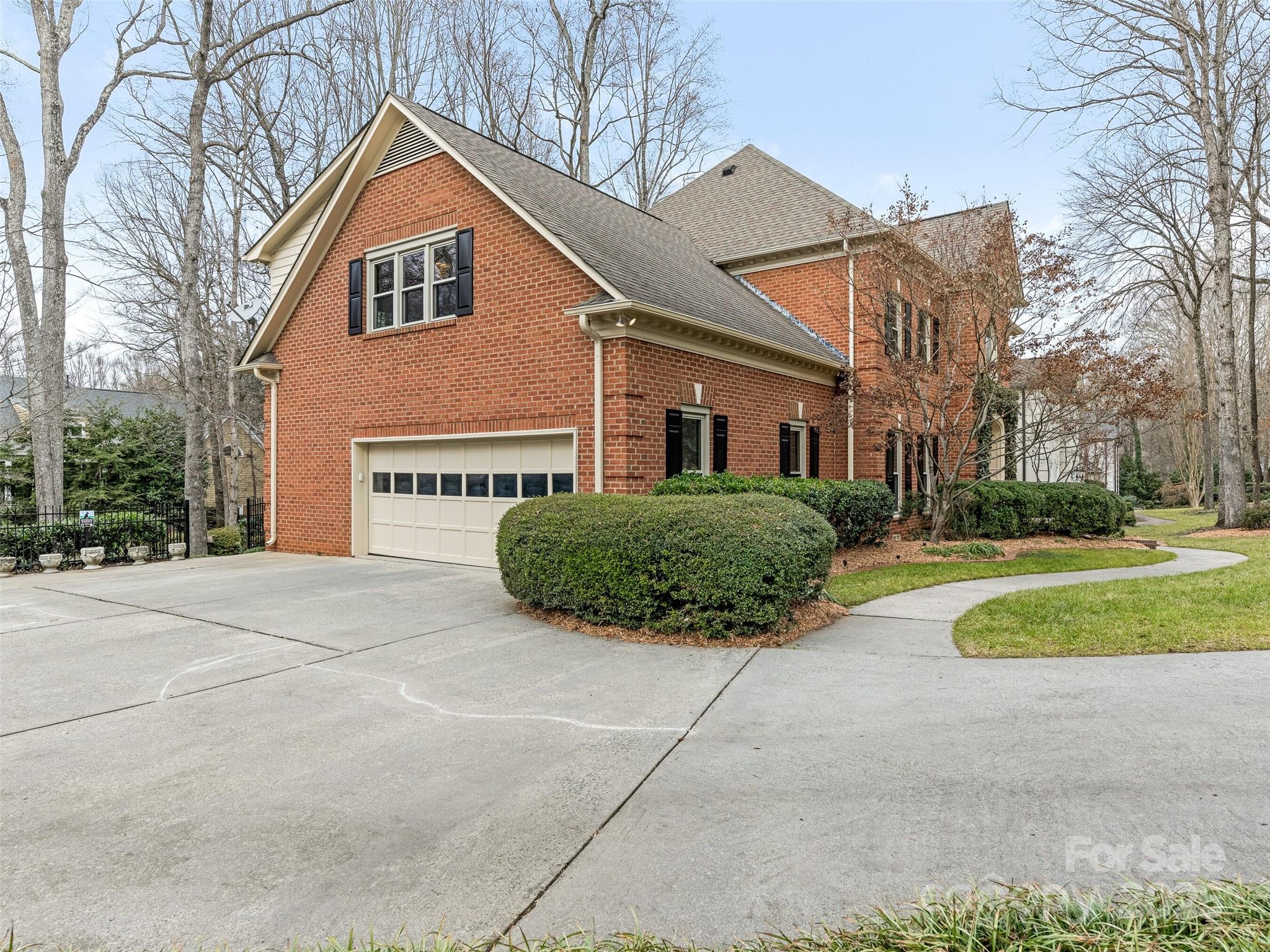 2540 Ballencourt Lane