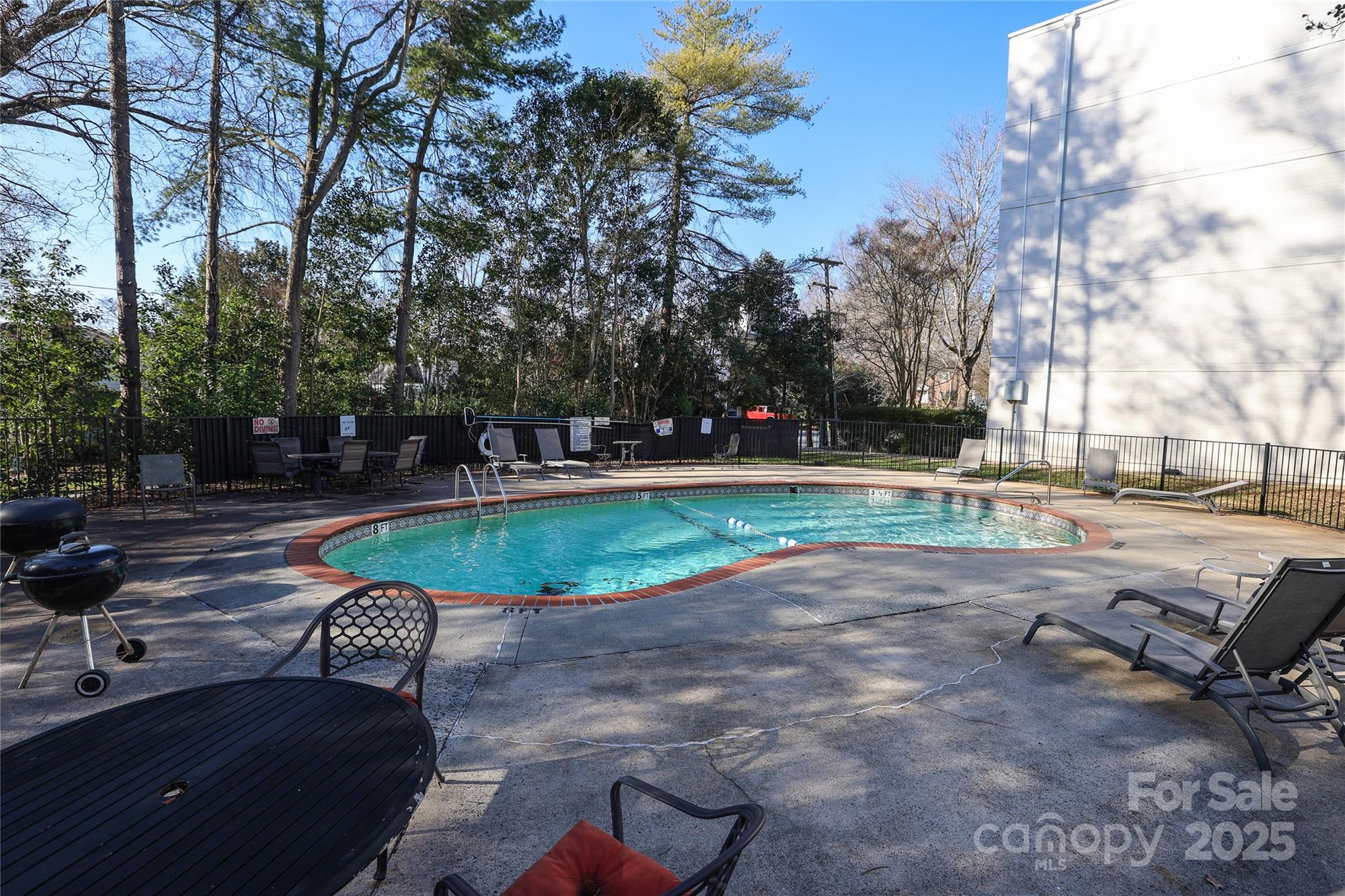 2501 Roswell Avenue Unit: 303