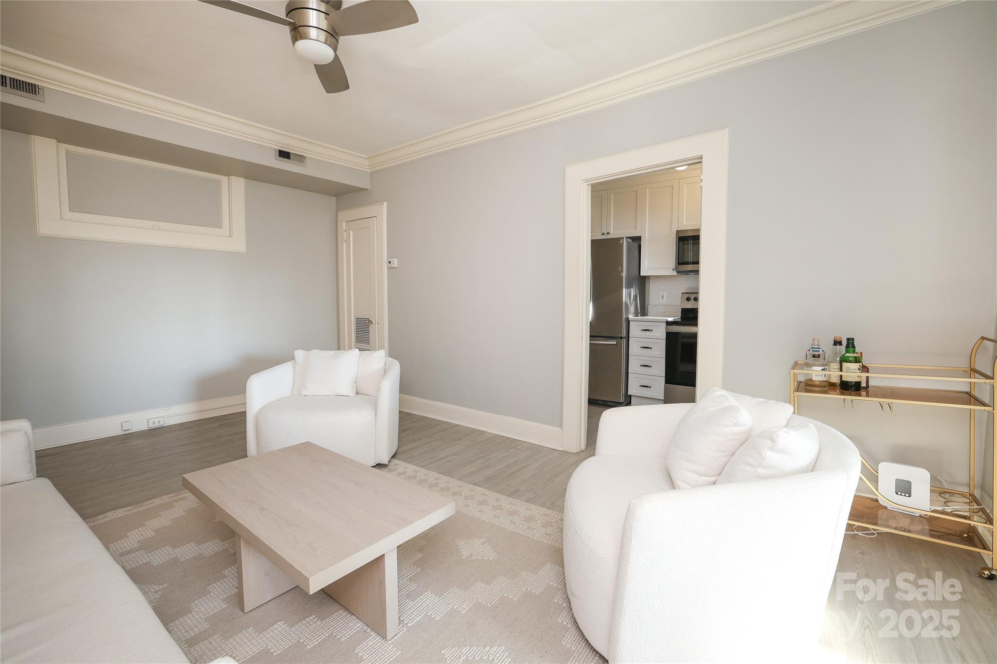 2501 Roswell Avenue Unit: 303