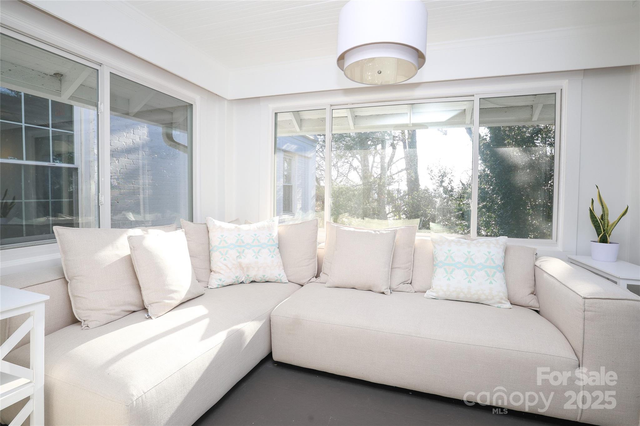 2501 Roswell Avenue Unit: 303