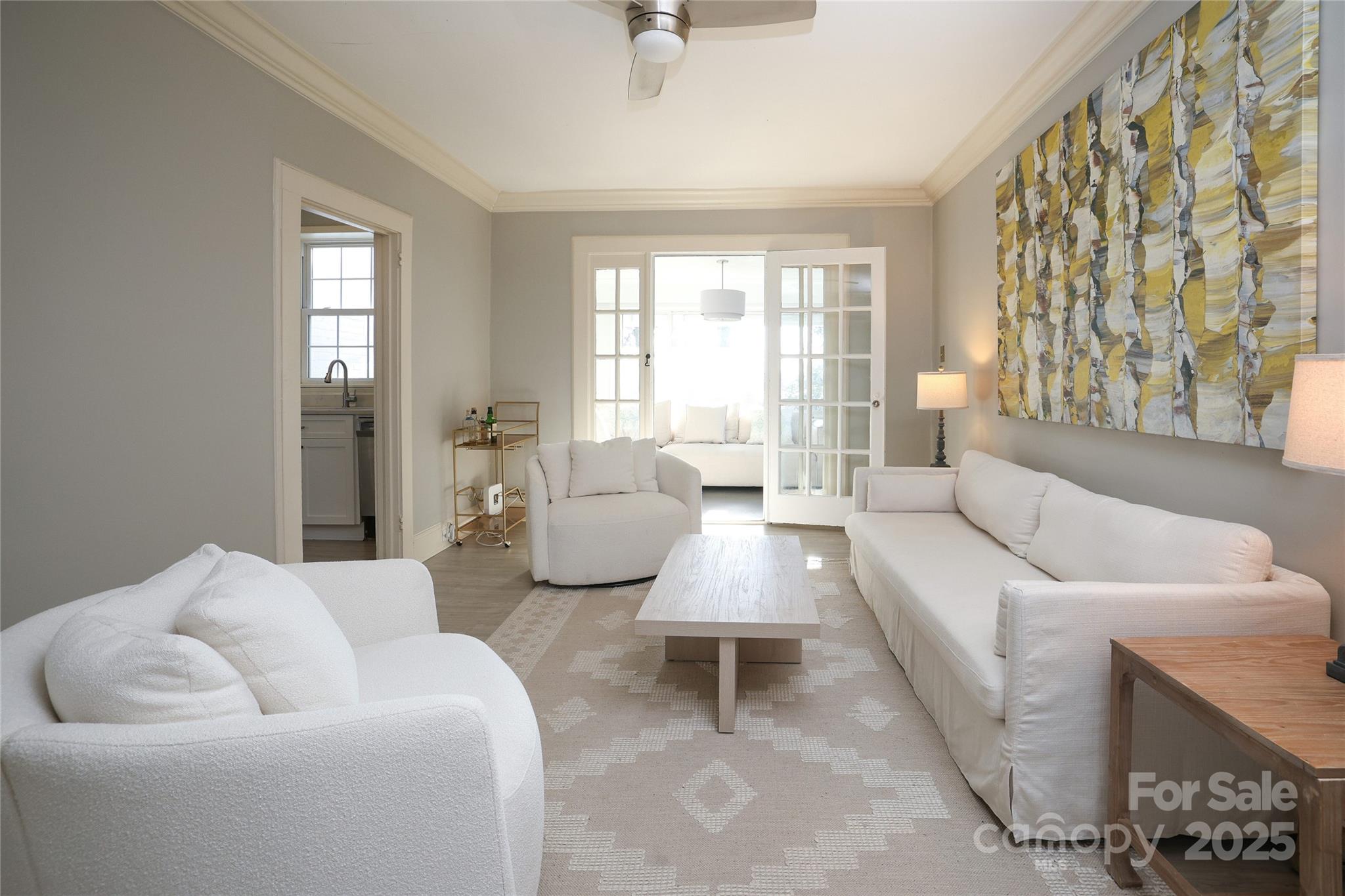 2501 Roswell Avenue Unit: 303