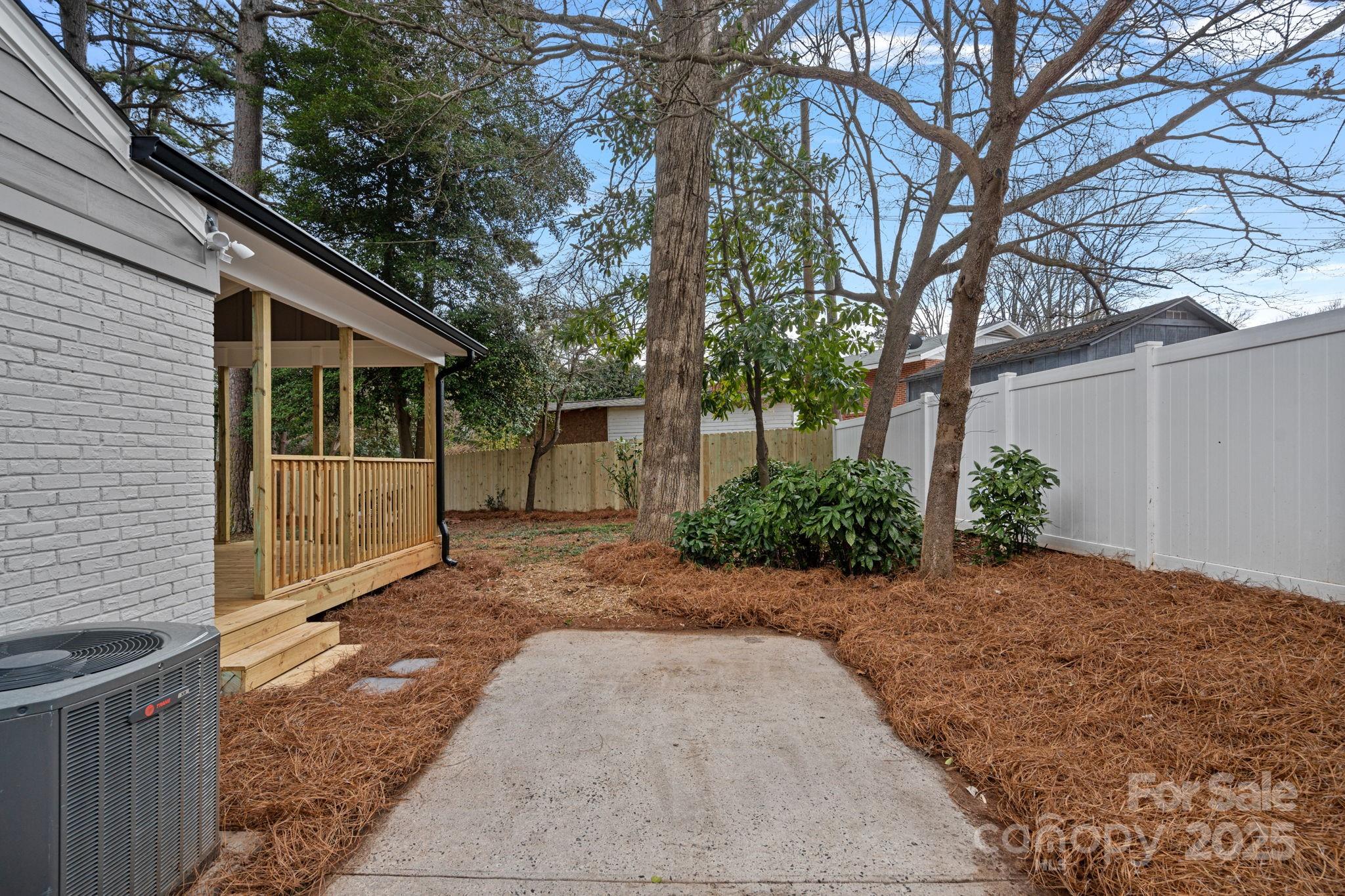 1213 Hartford Avenue