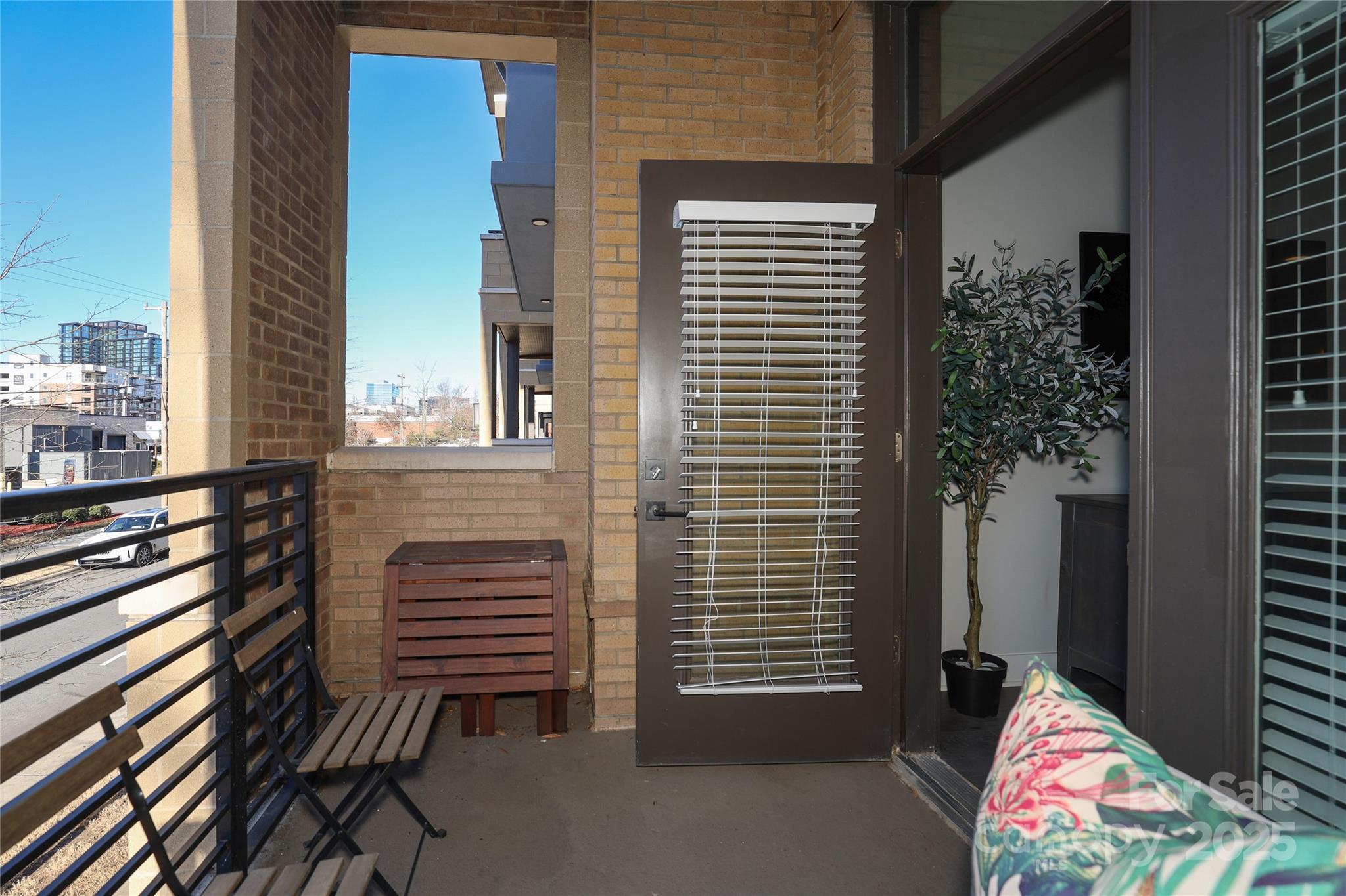 2401 Euclid Avenue Unit: 110