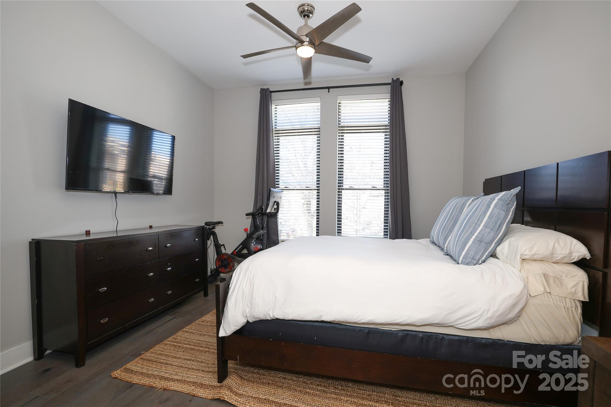 2401 Euclid Avenue Unit: 110