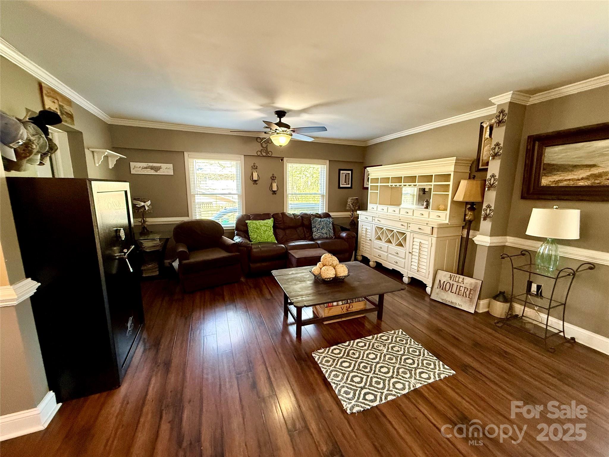 7124 Linda Lake Drive