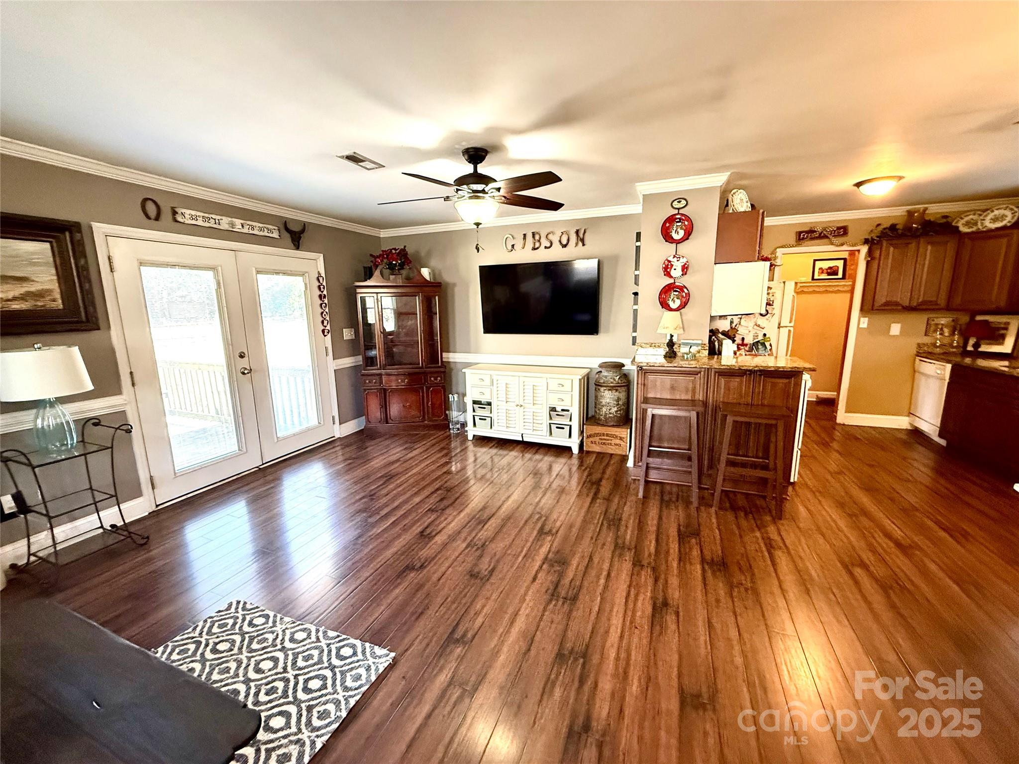 7124 Linda Lake Drive