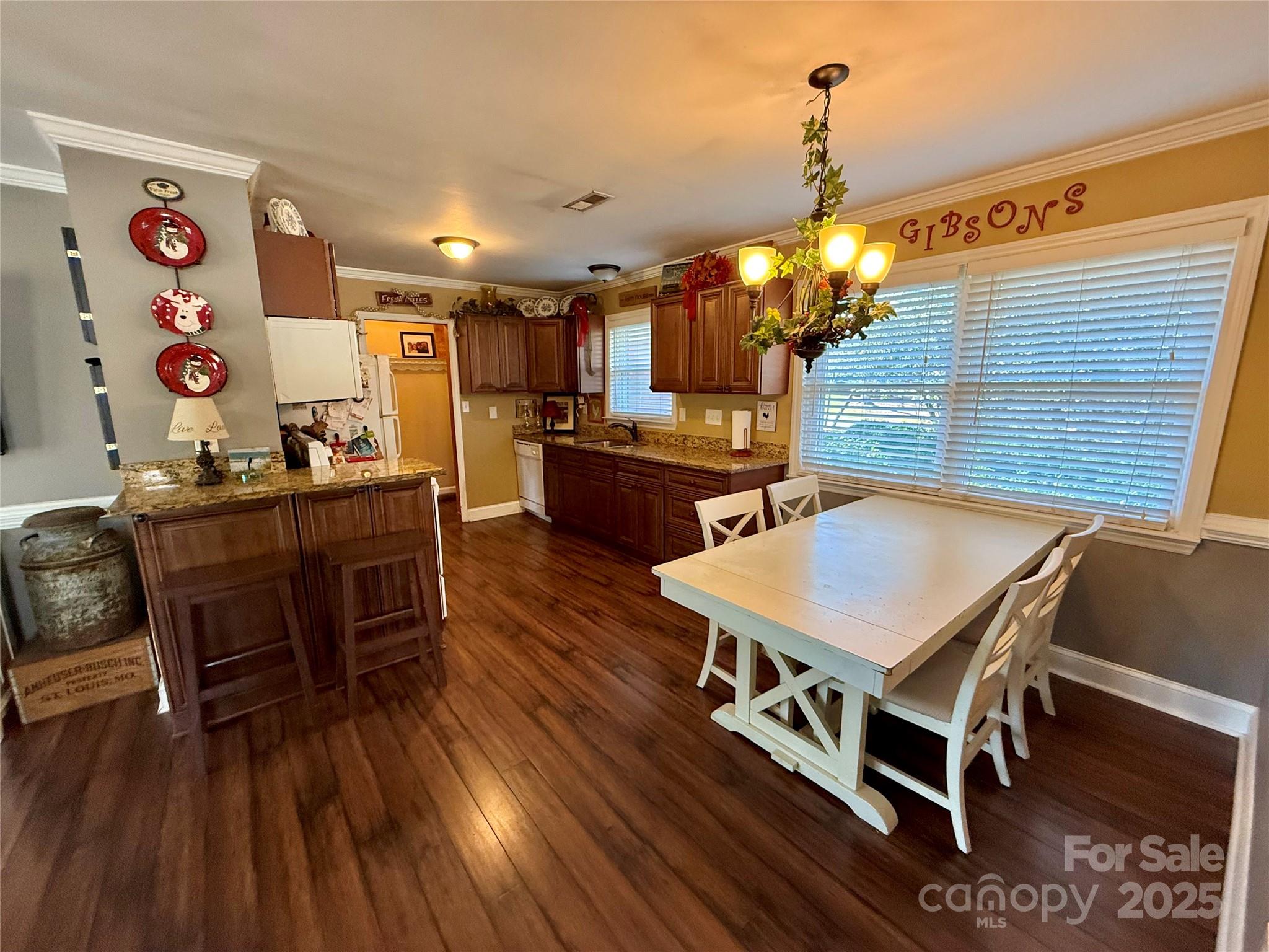 7124 Linda Lake Drive