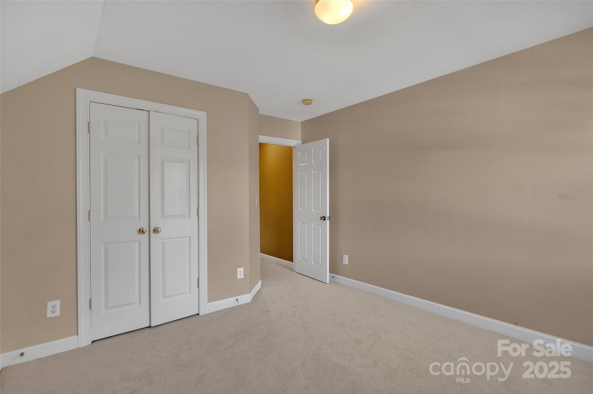 11402 Bloomfield Drive