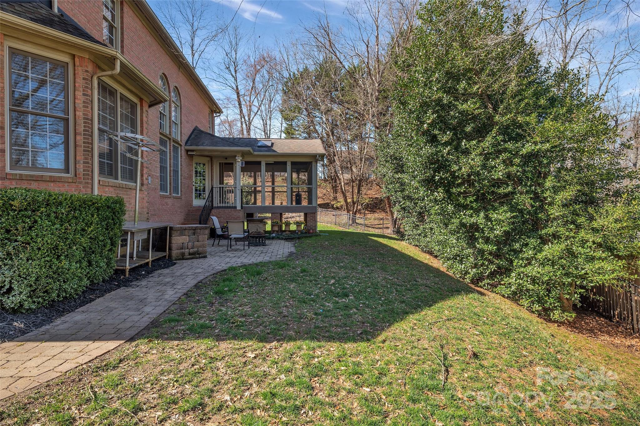 11402 Bloomfield Drive