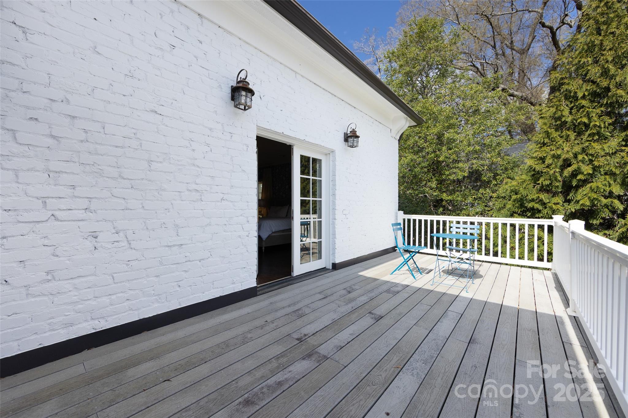 2109 Wellesley Avenue