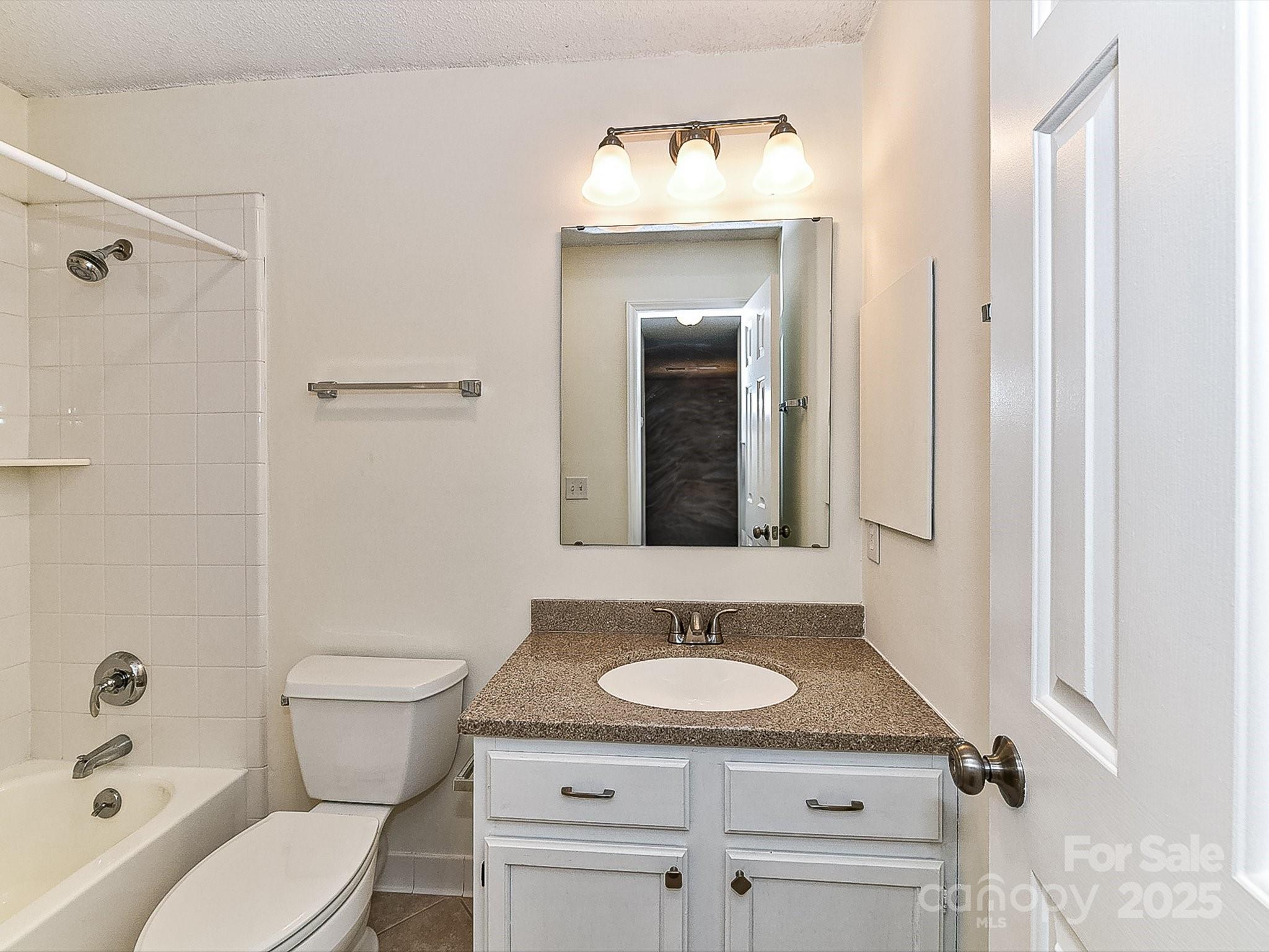 2715 Selwyn Avenue Unit: 42