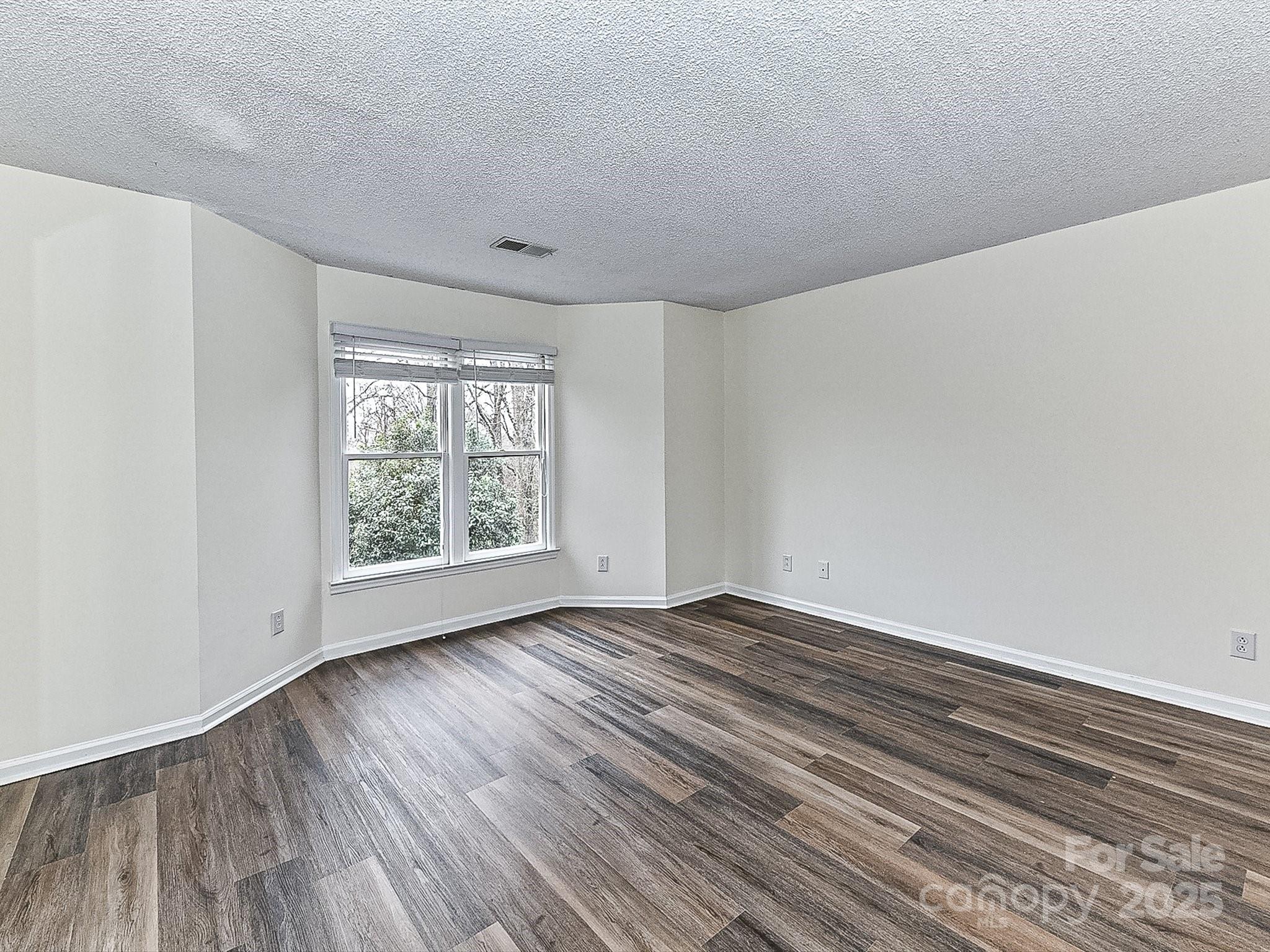 2715 Selwyn Avenue Unit: 42