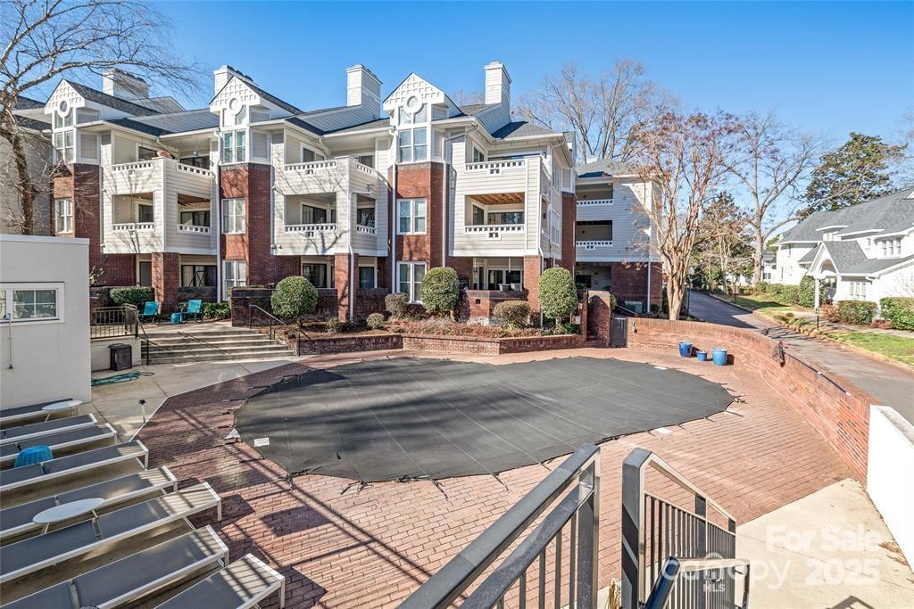 2715 Selwyn Avenue Unit: 42
