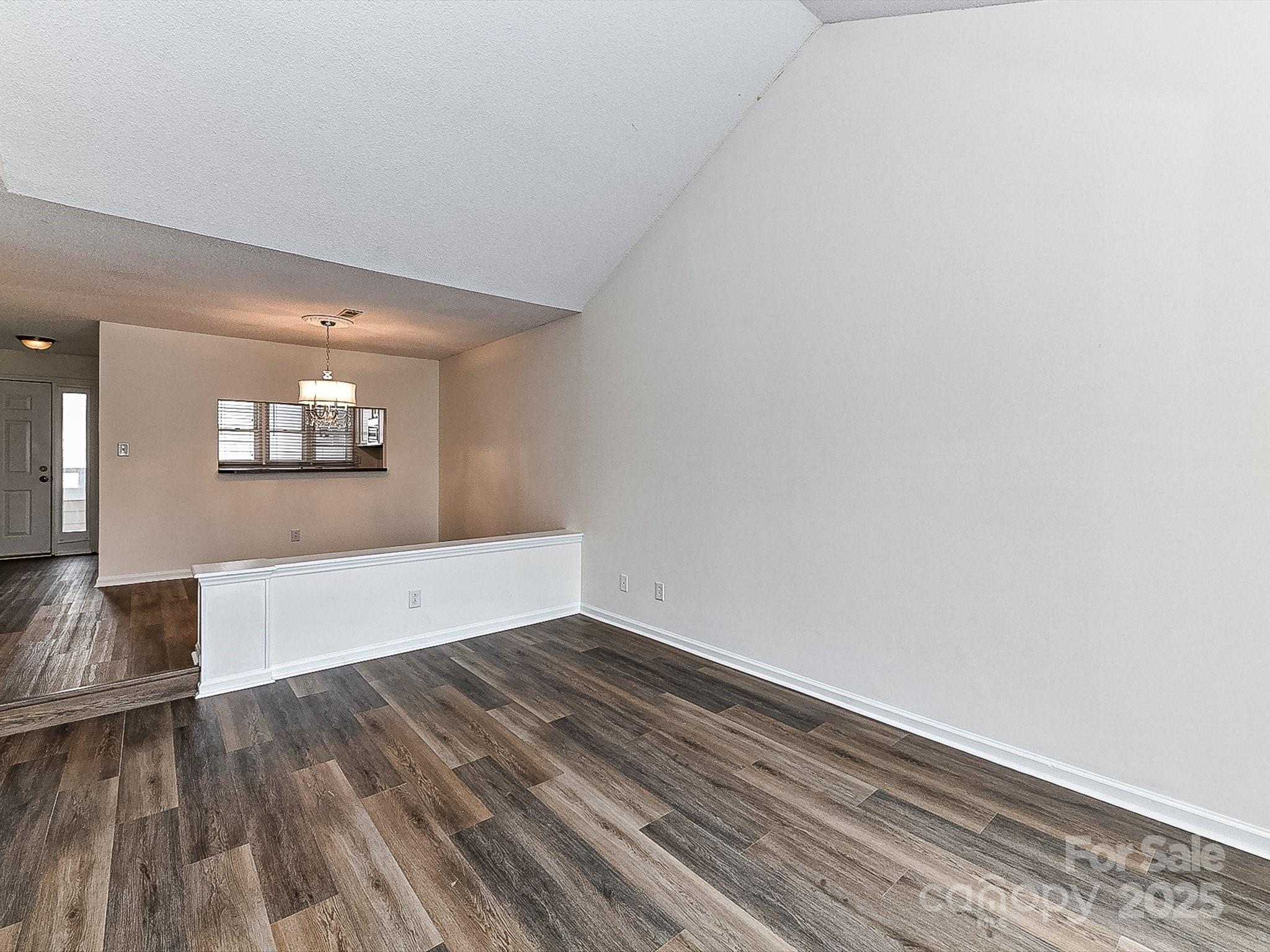 2715 Selwyn Avenue Unit: 42