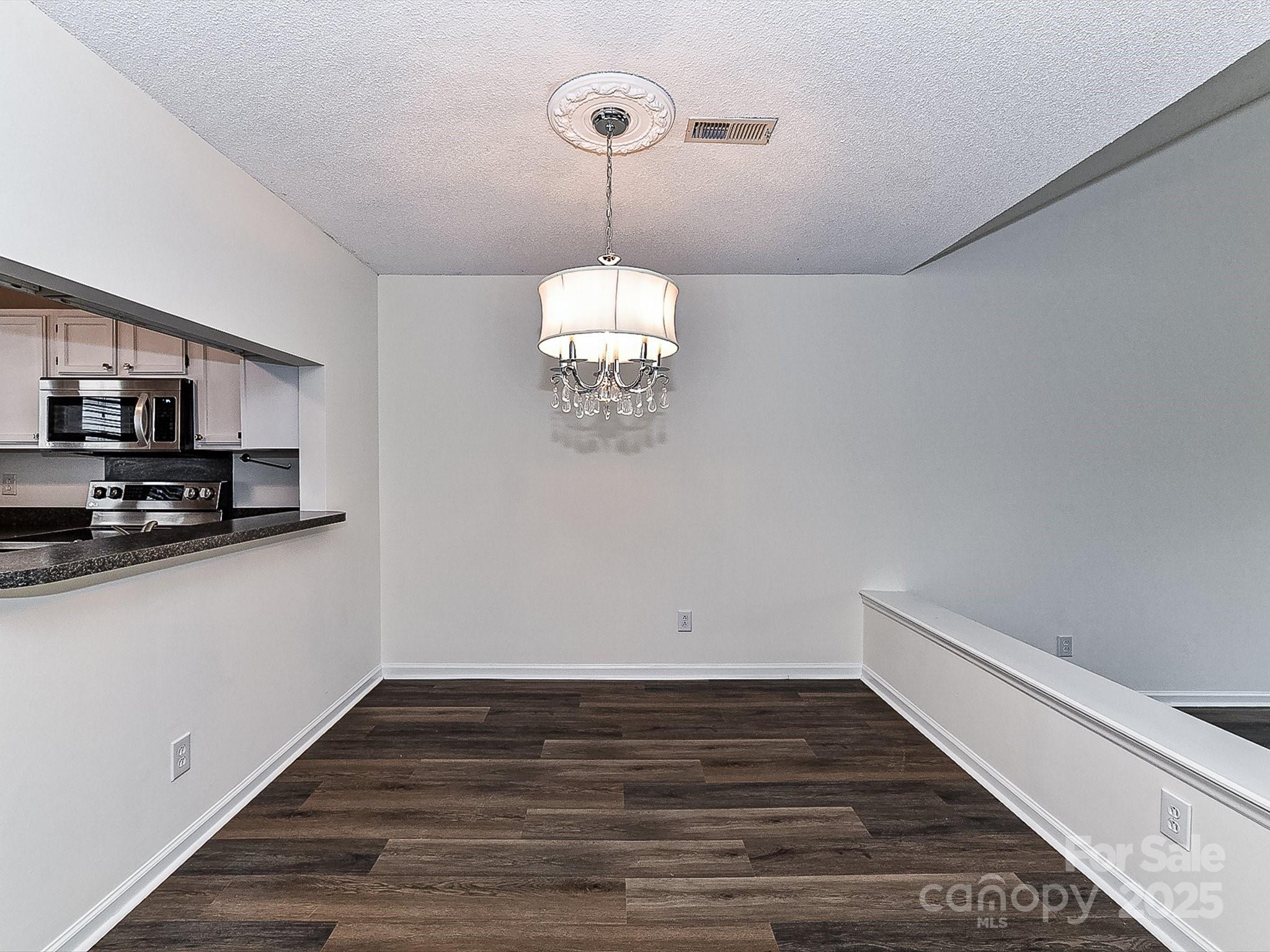 2715 Selwyn Avenue Unit: 42