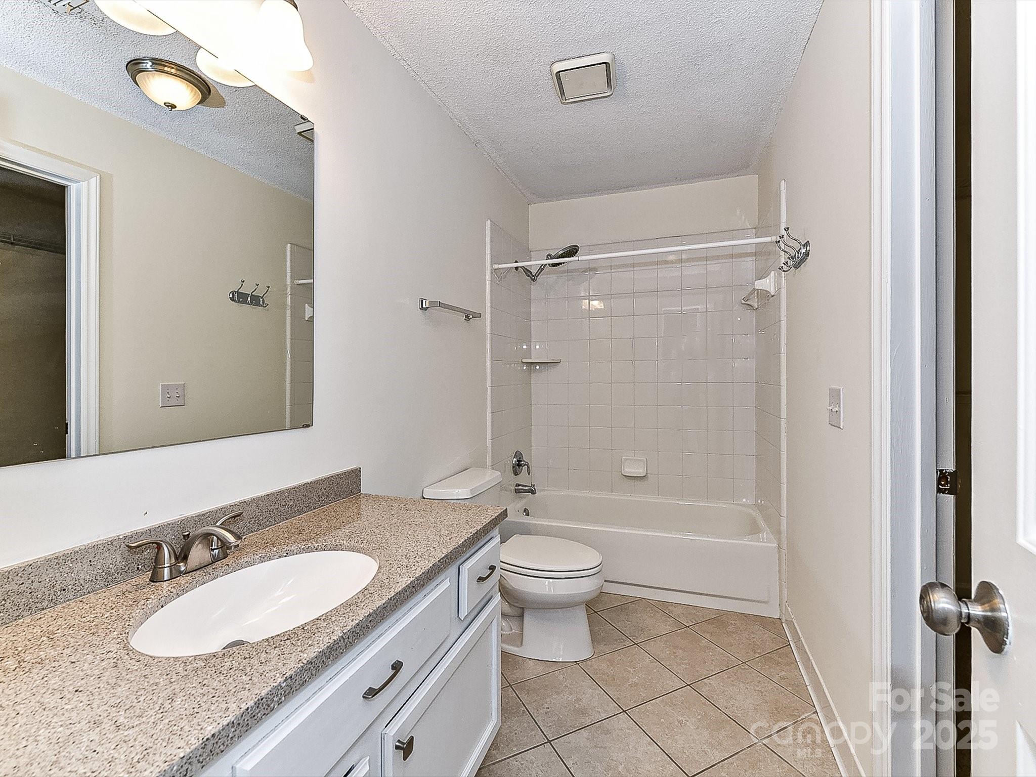2715 Selwyn Avenue Unit: 42