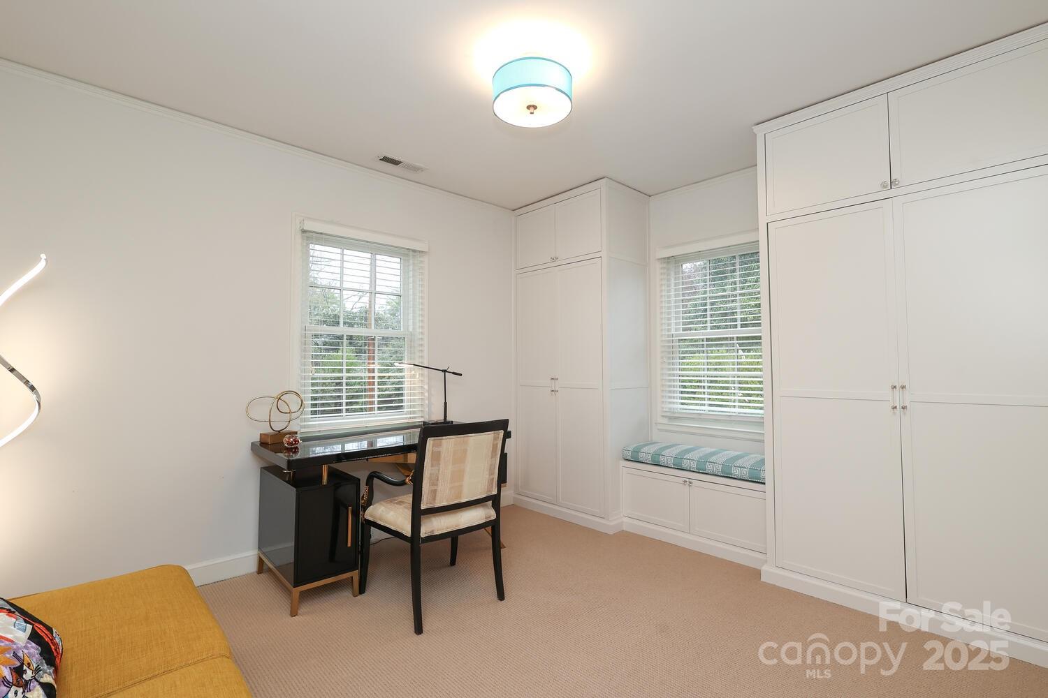 930 Ardsley Road
