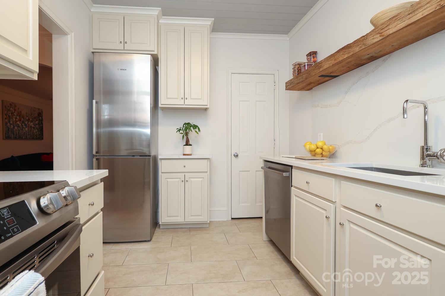 930 Ardsley Road