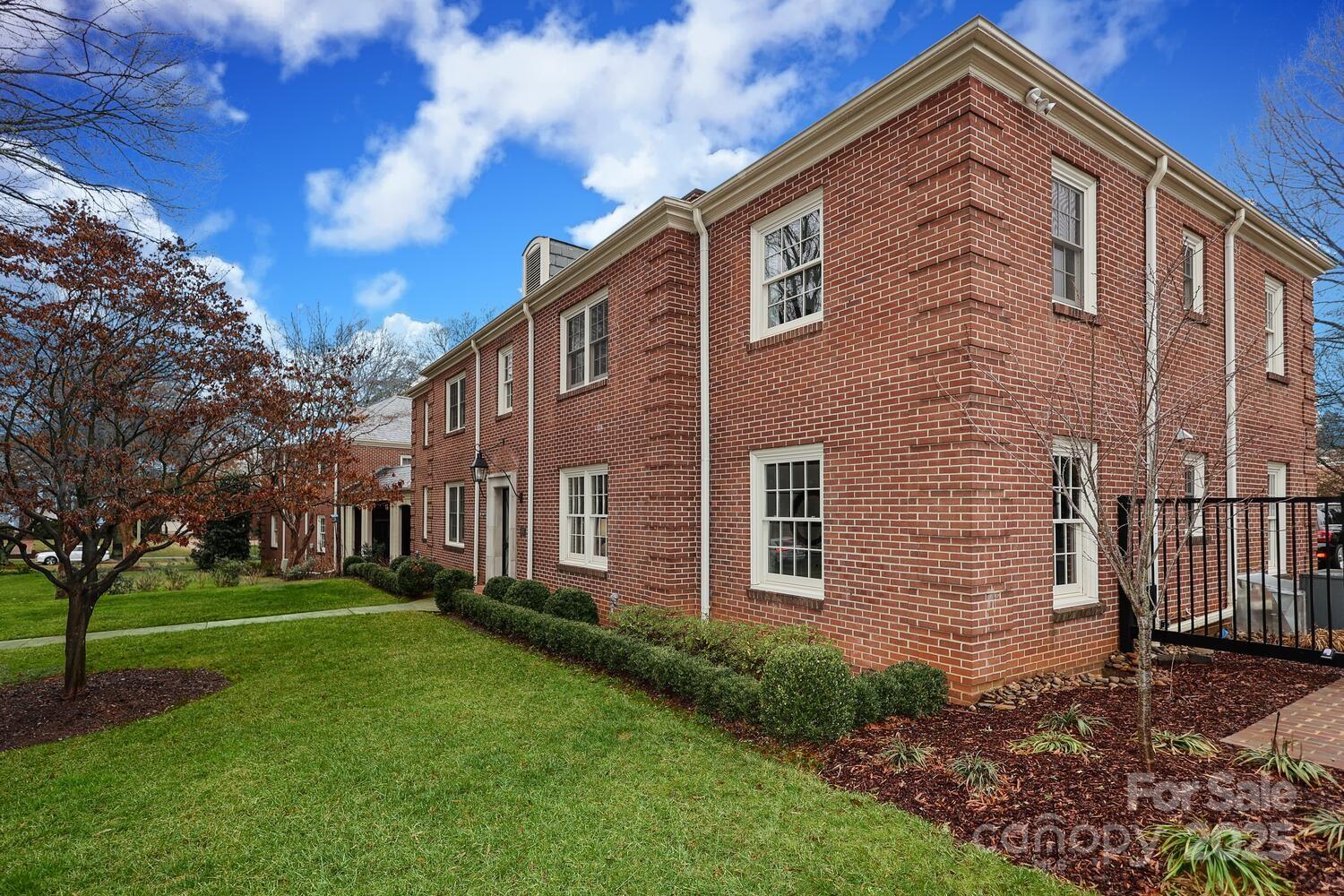 930 Ardsley Road