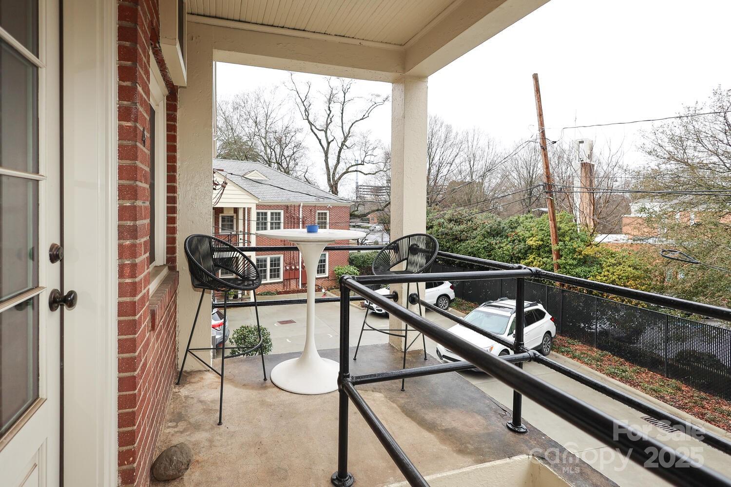 930 Ardsley Road