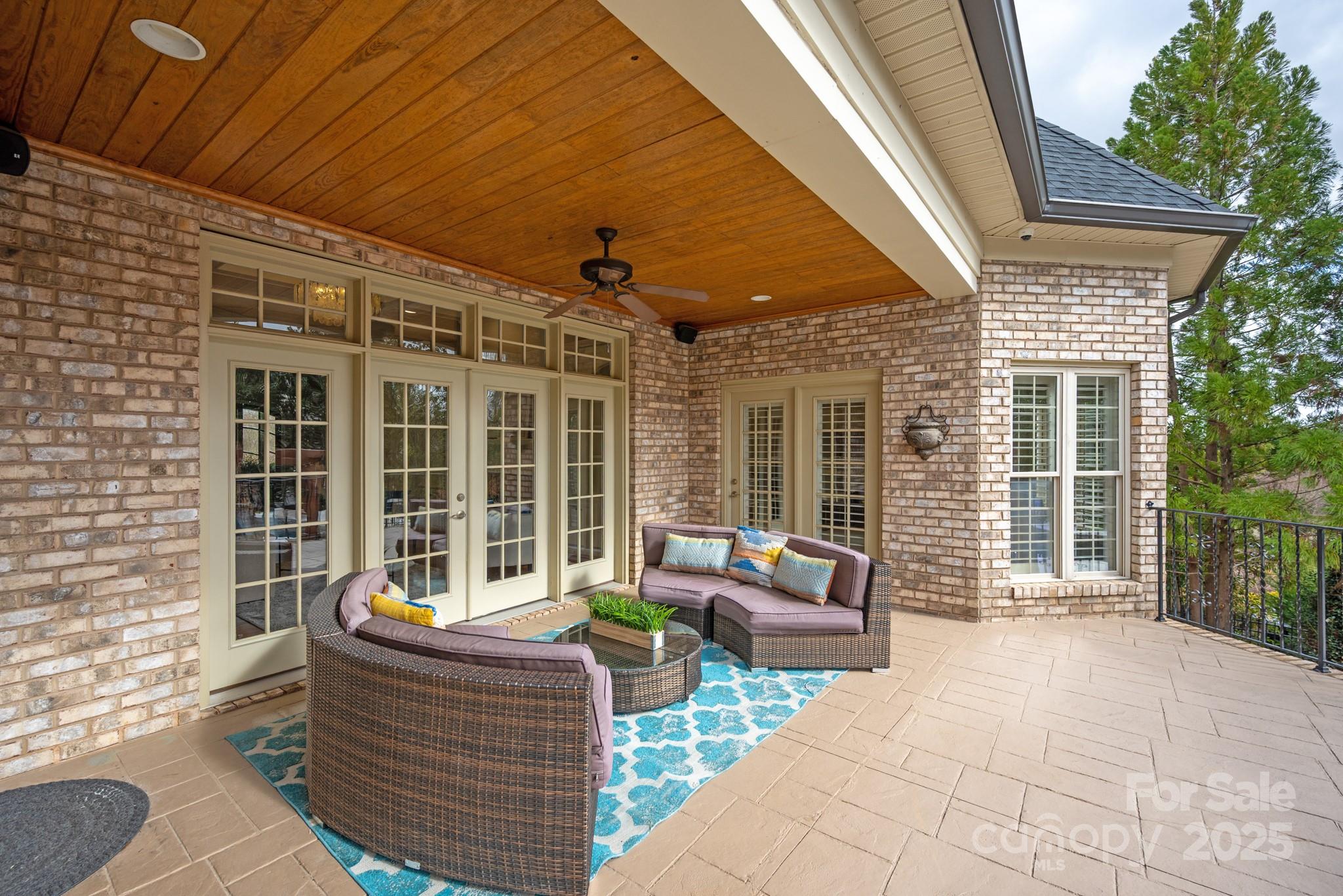 1506 Venetian Way Drive