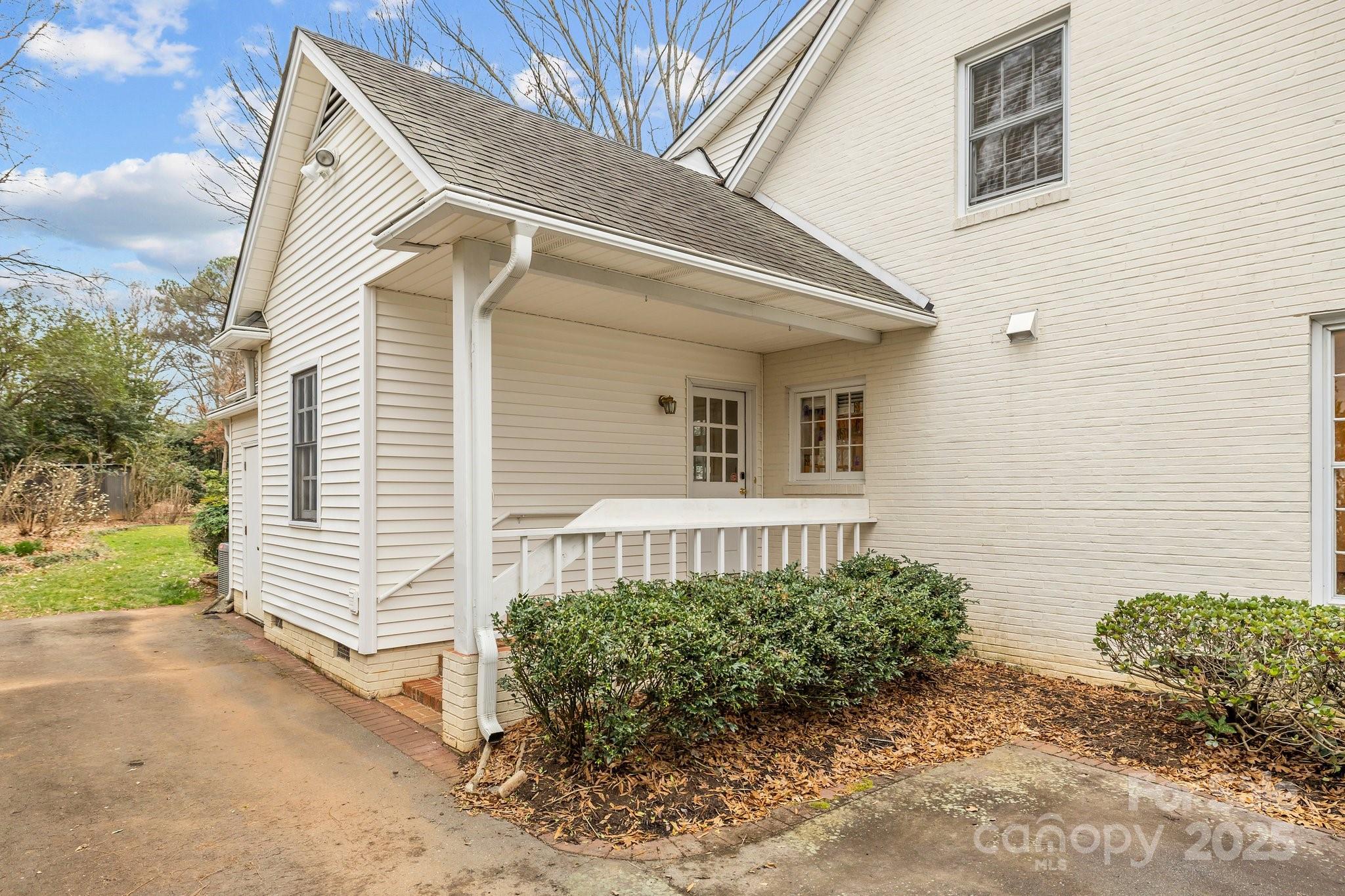 3107 Cloverfield Road