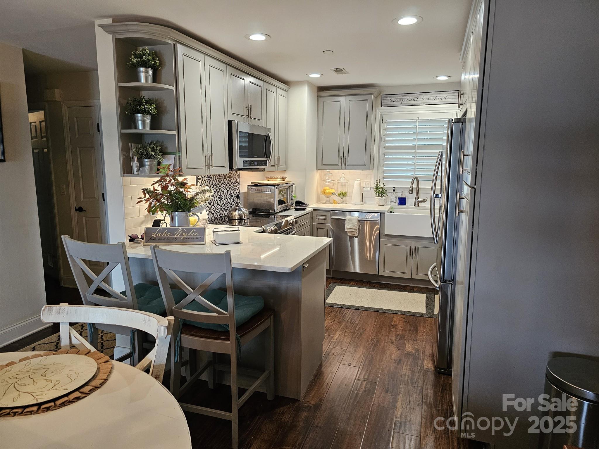 9709 Emerald Point Drive Unit: 2