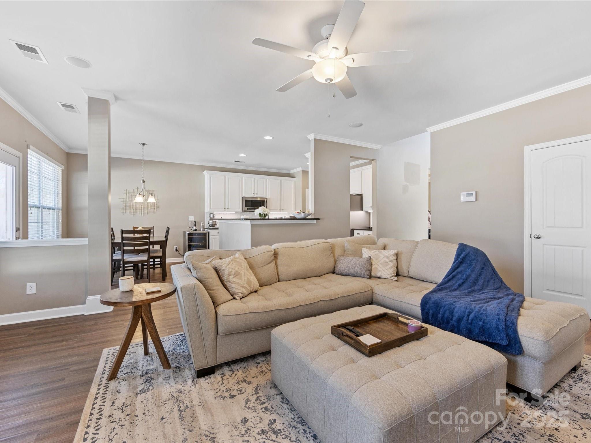 953 Vogel Way
