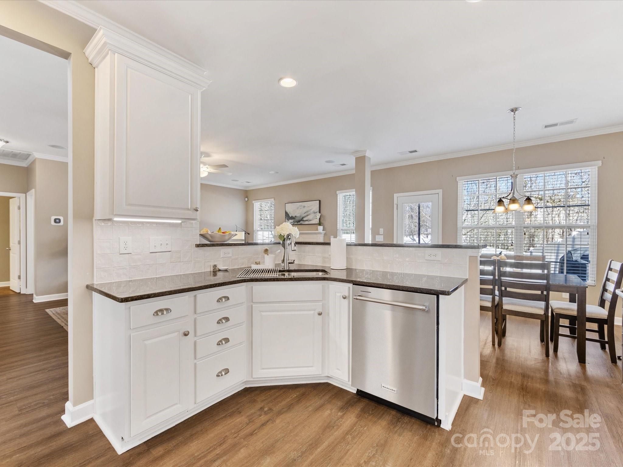 953 Vogel Way