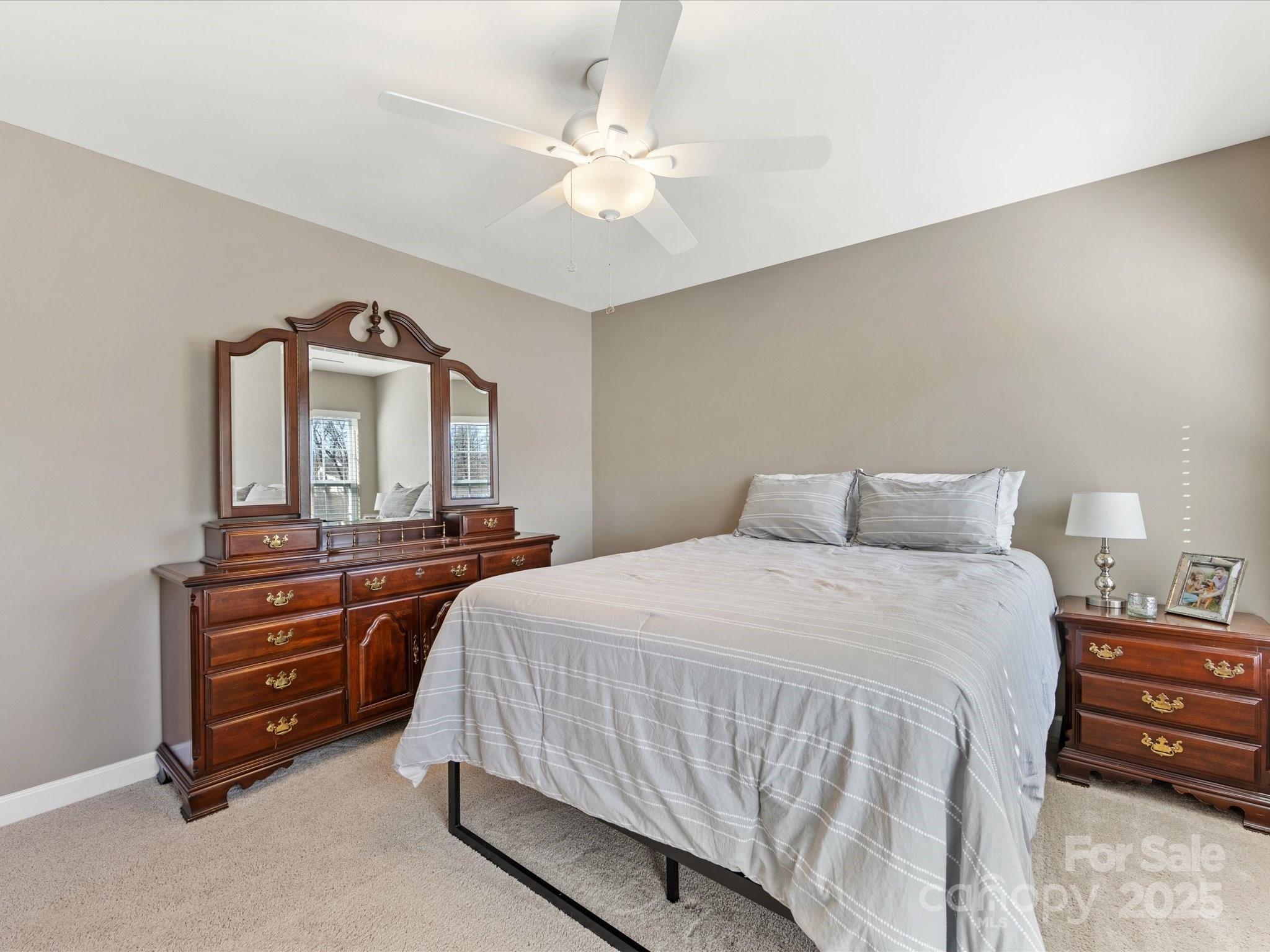 953 Vogel Way